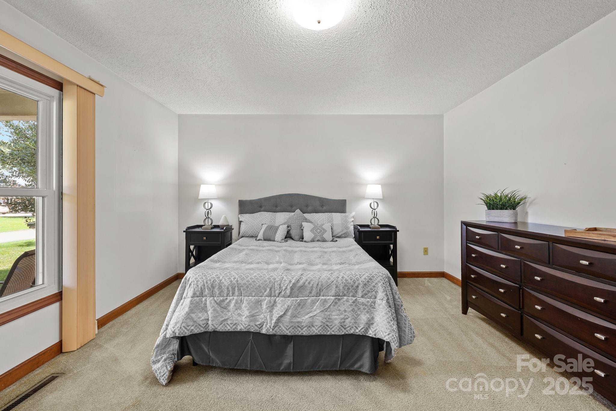 8613 Middleton Circle