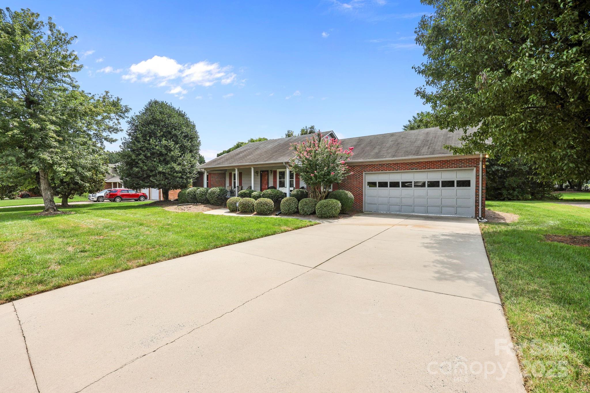 8613 Middleton Circle