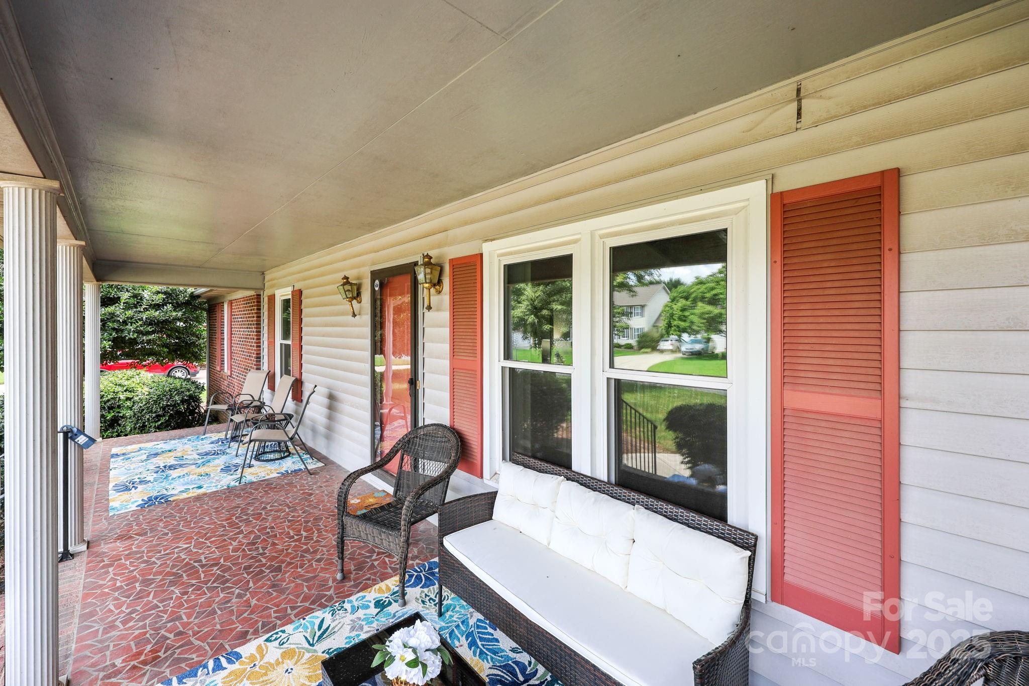 8613 Middleton Circle