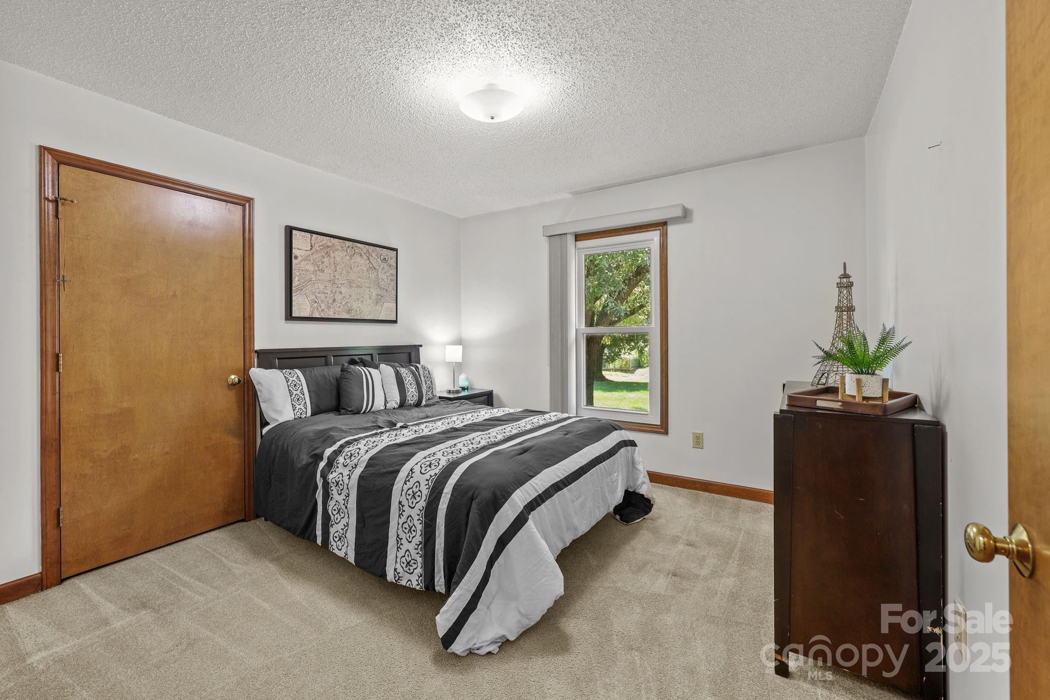 8613 Middleton Circle