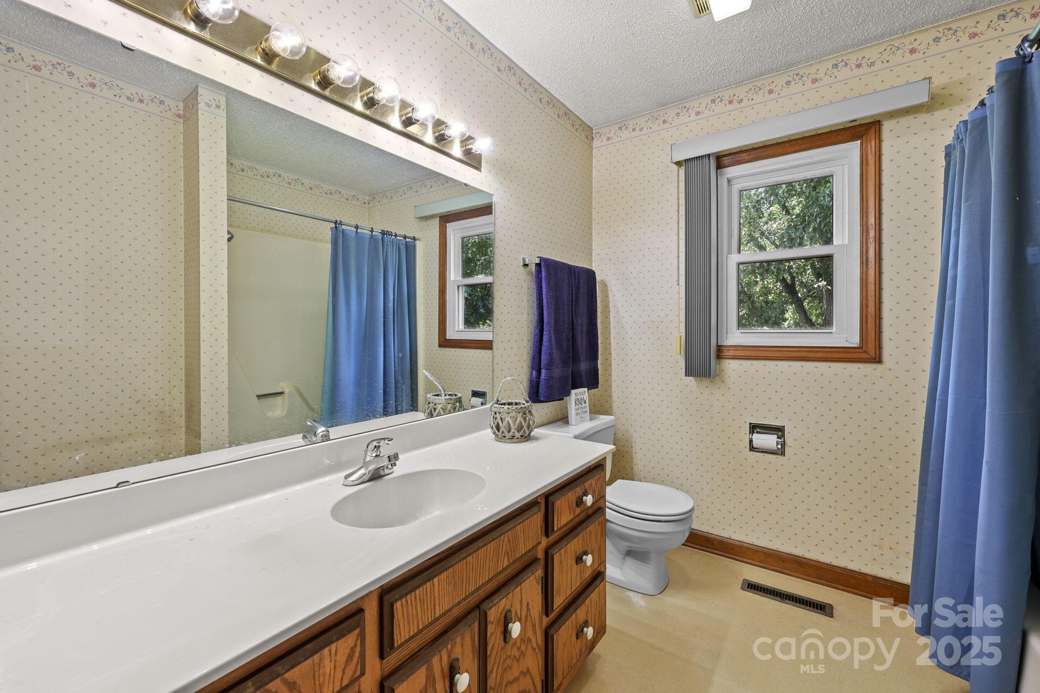 8613 Middleton Circle