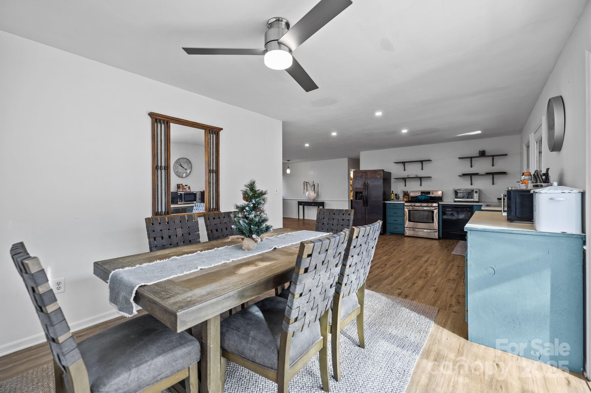 1422 Old Peachland Road