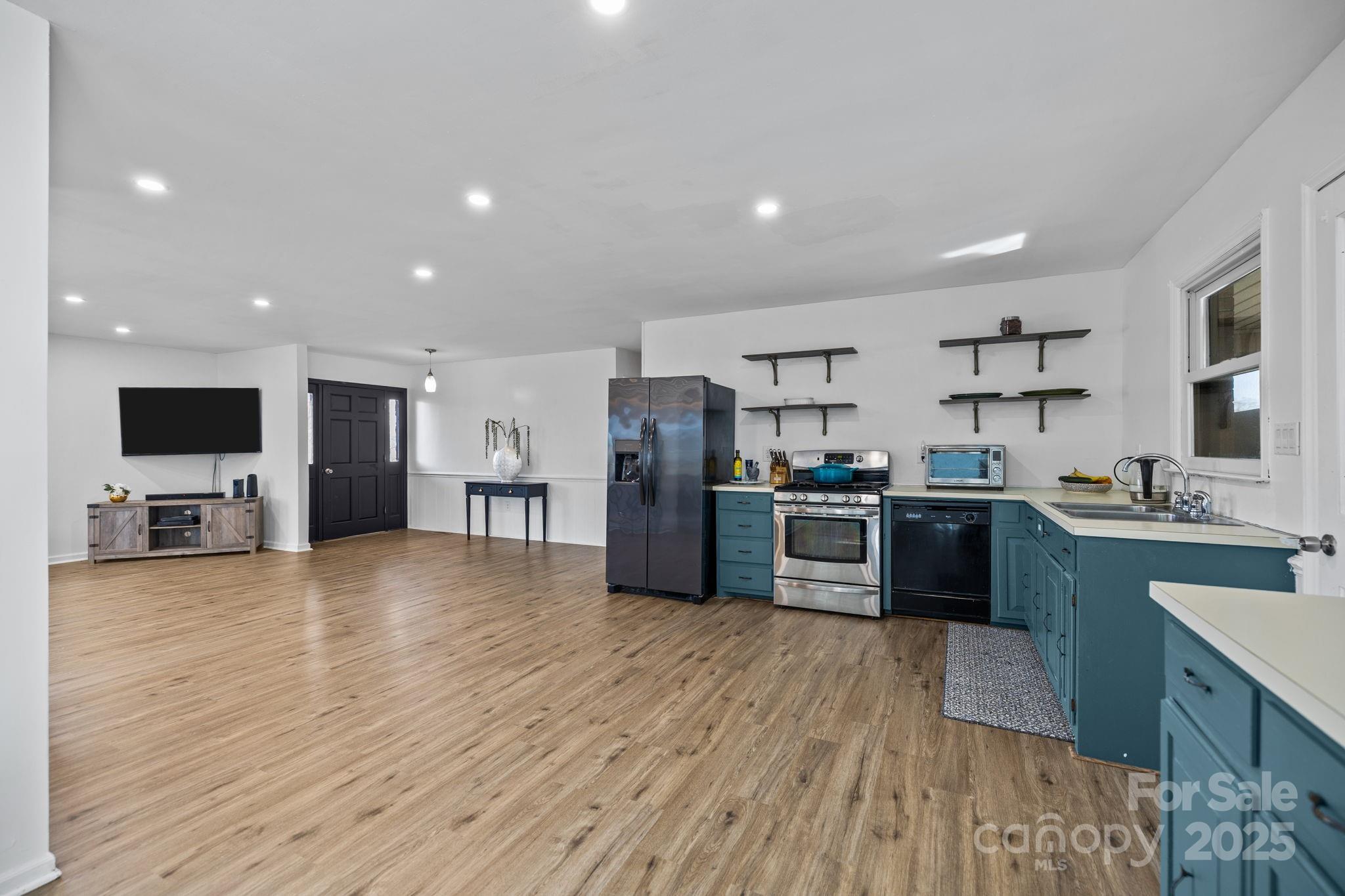 1422 Old Peachland Road