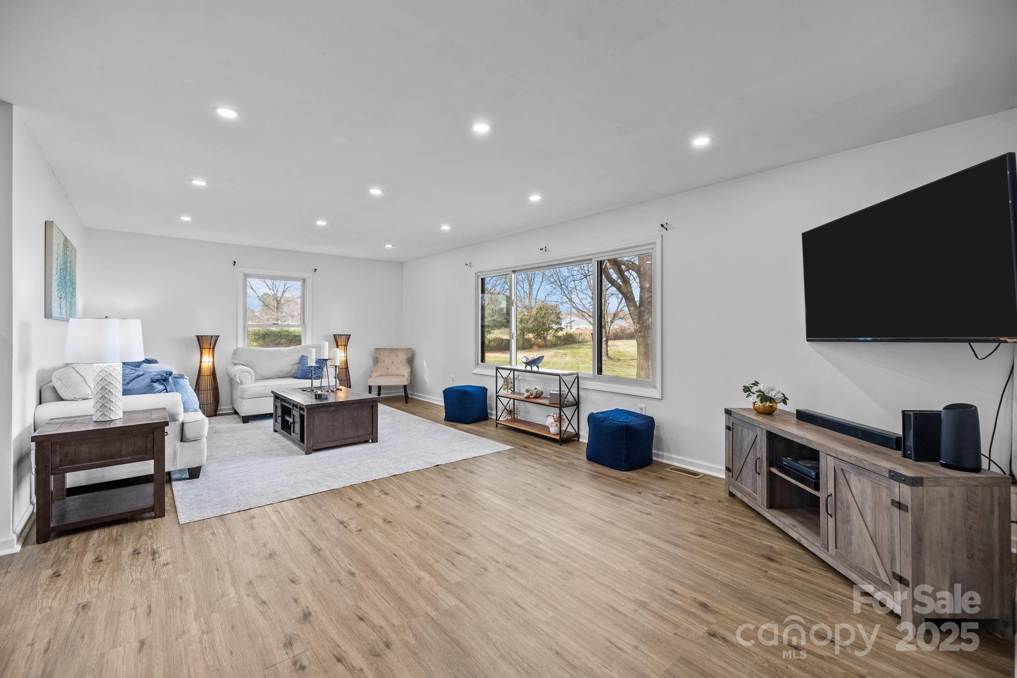 1422 Old Peachland Road