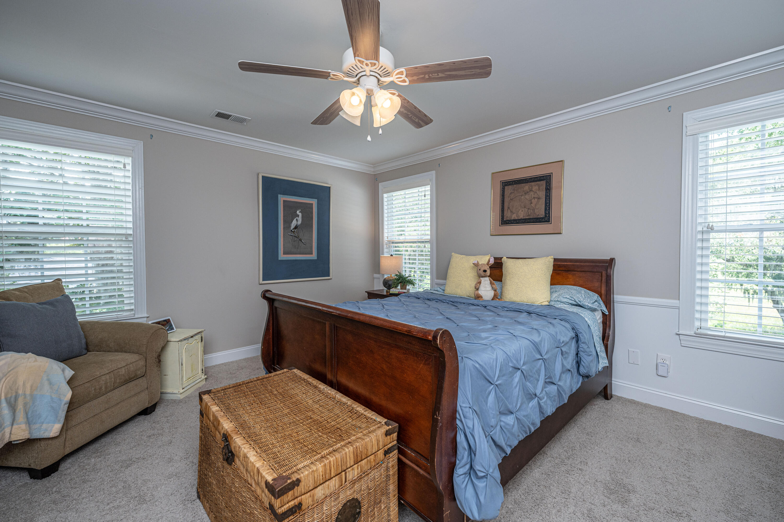 5489 Clearview Drive