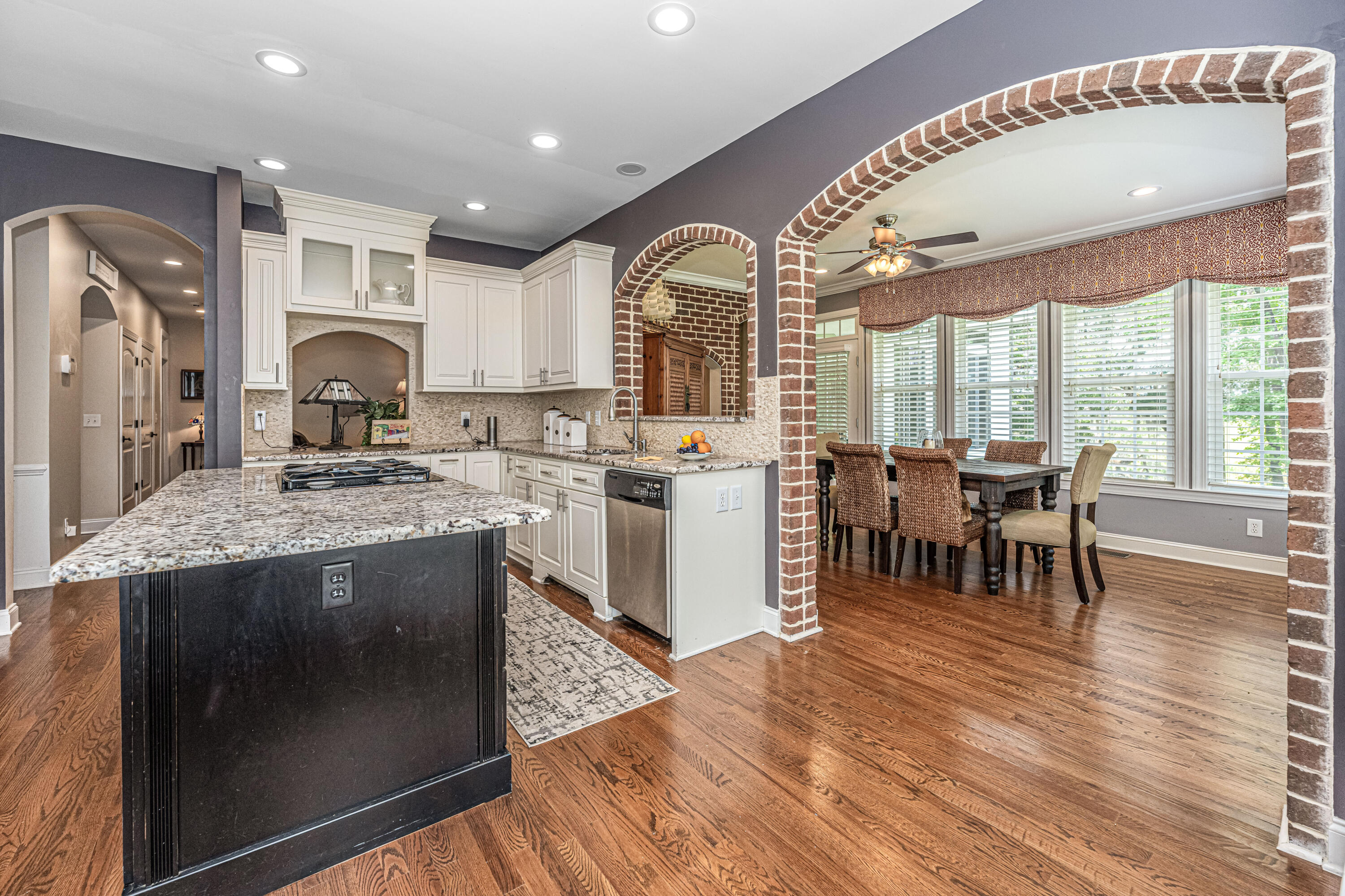 5489 Clearview Drive