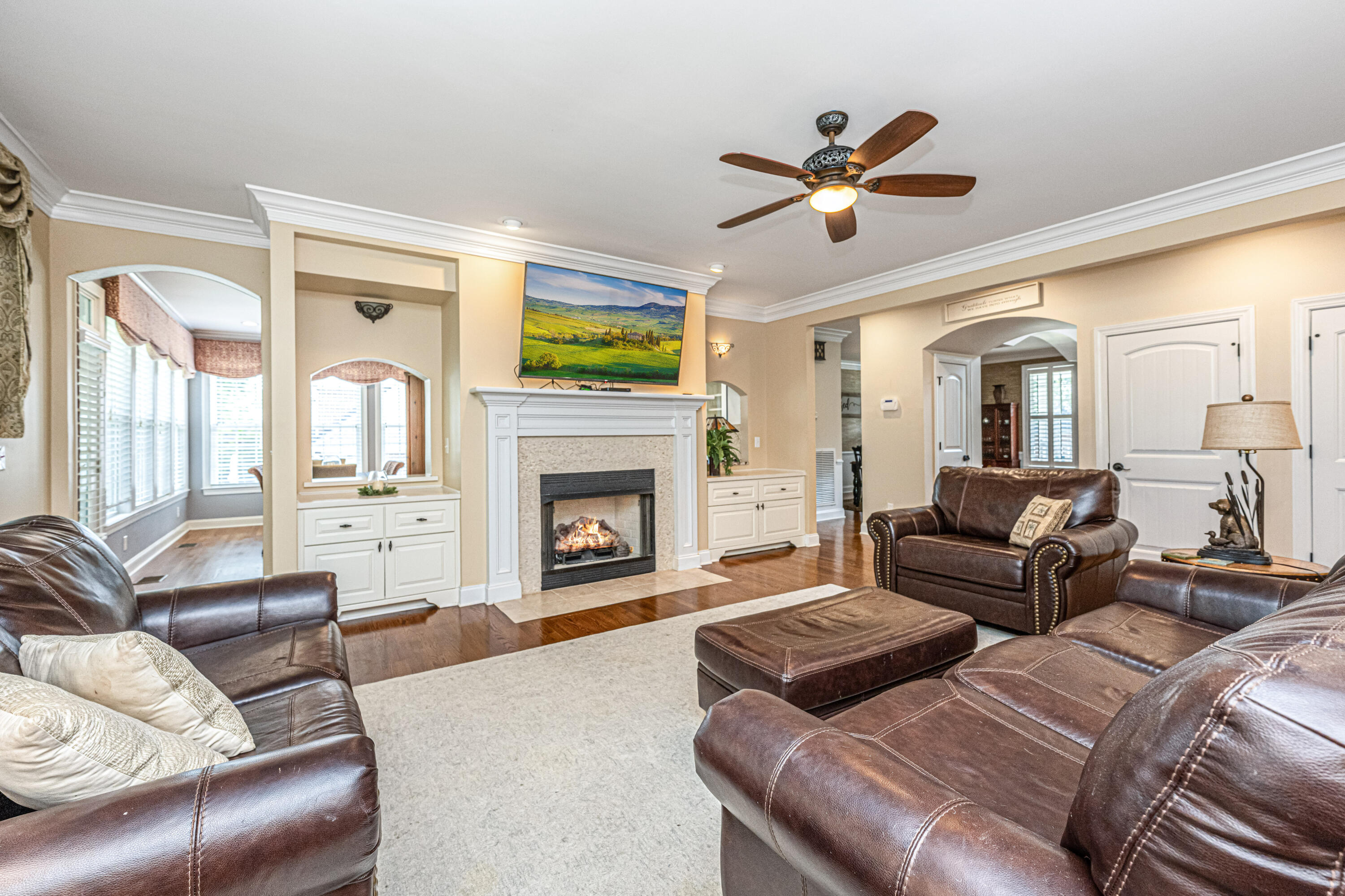 5489 Clearview Drive