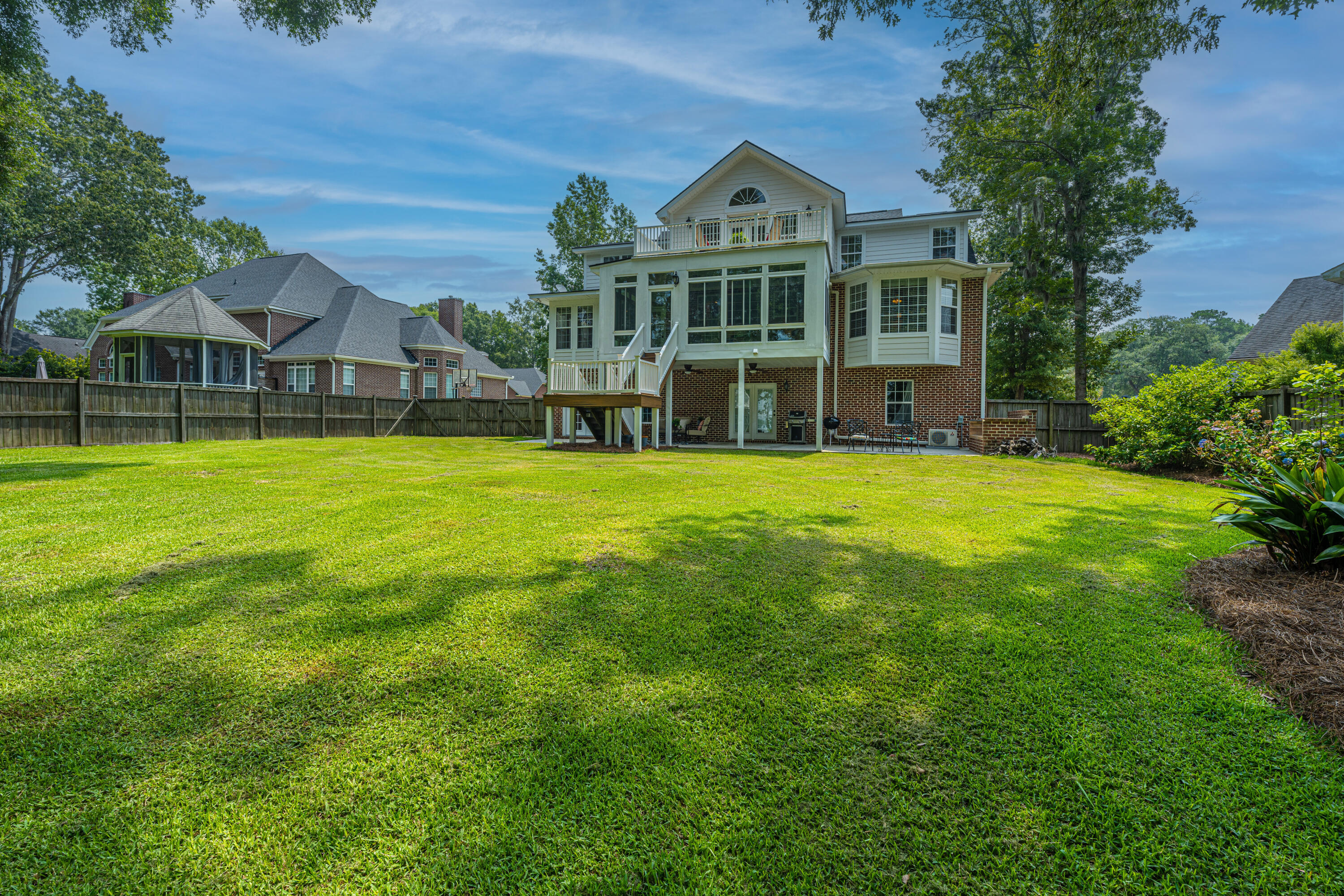 5489 Clearview Drive