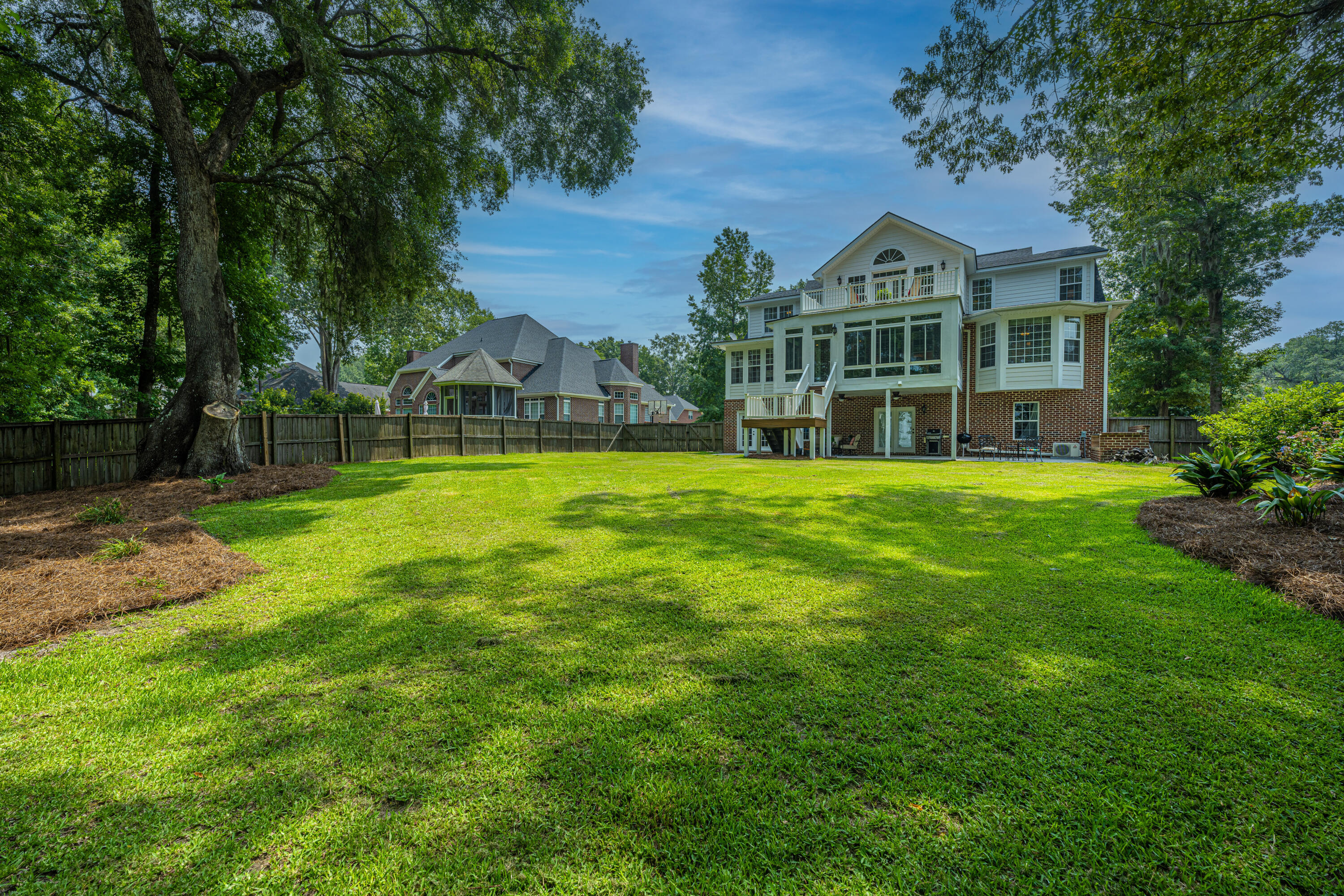 5489 Clearview Drive