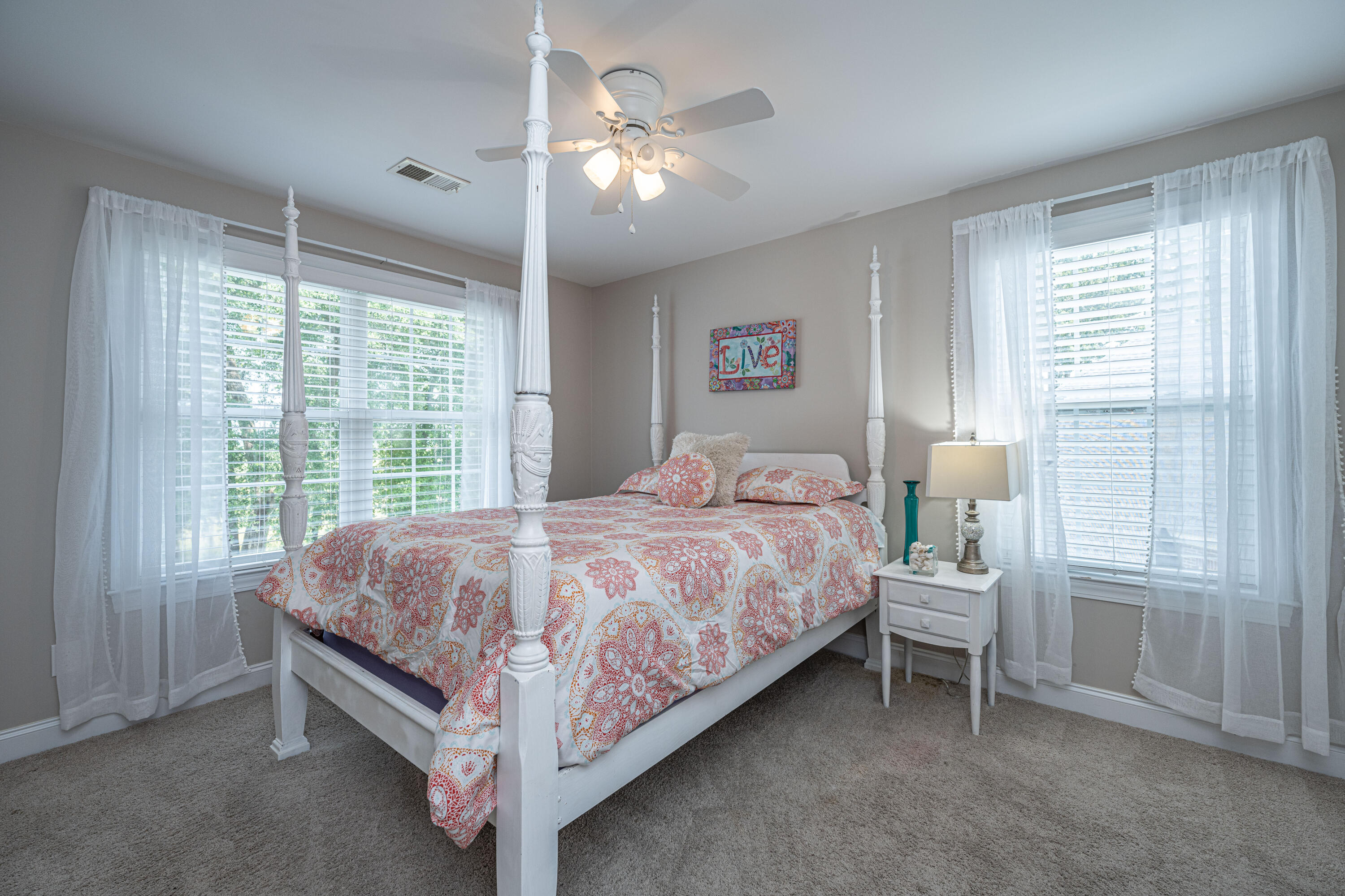 5489 Clearview Drive