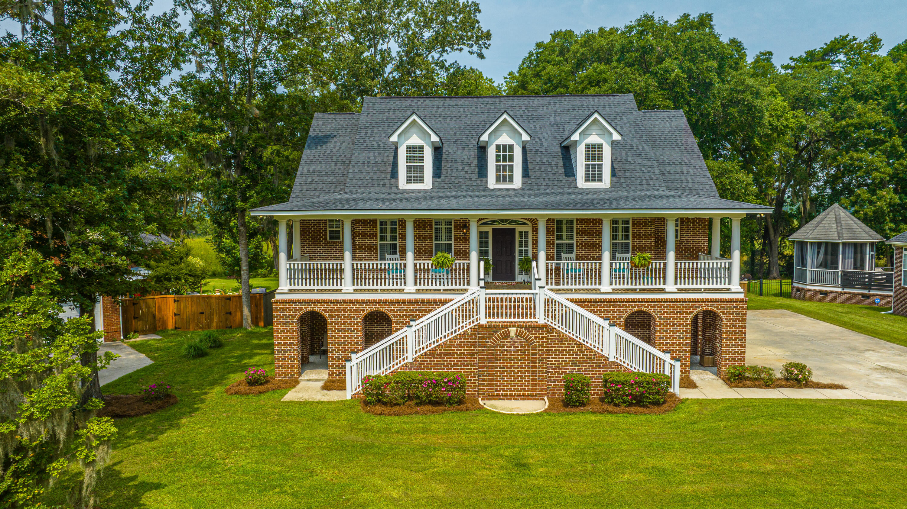 5489 Clearview Drive