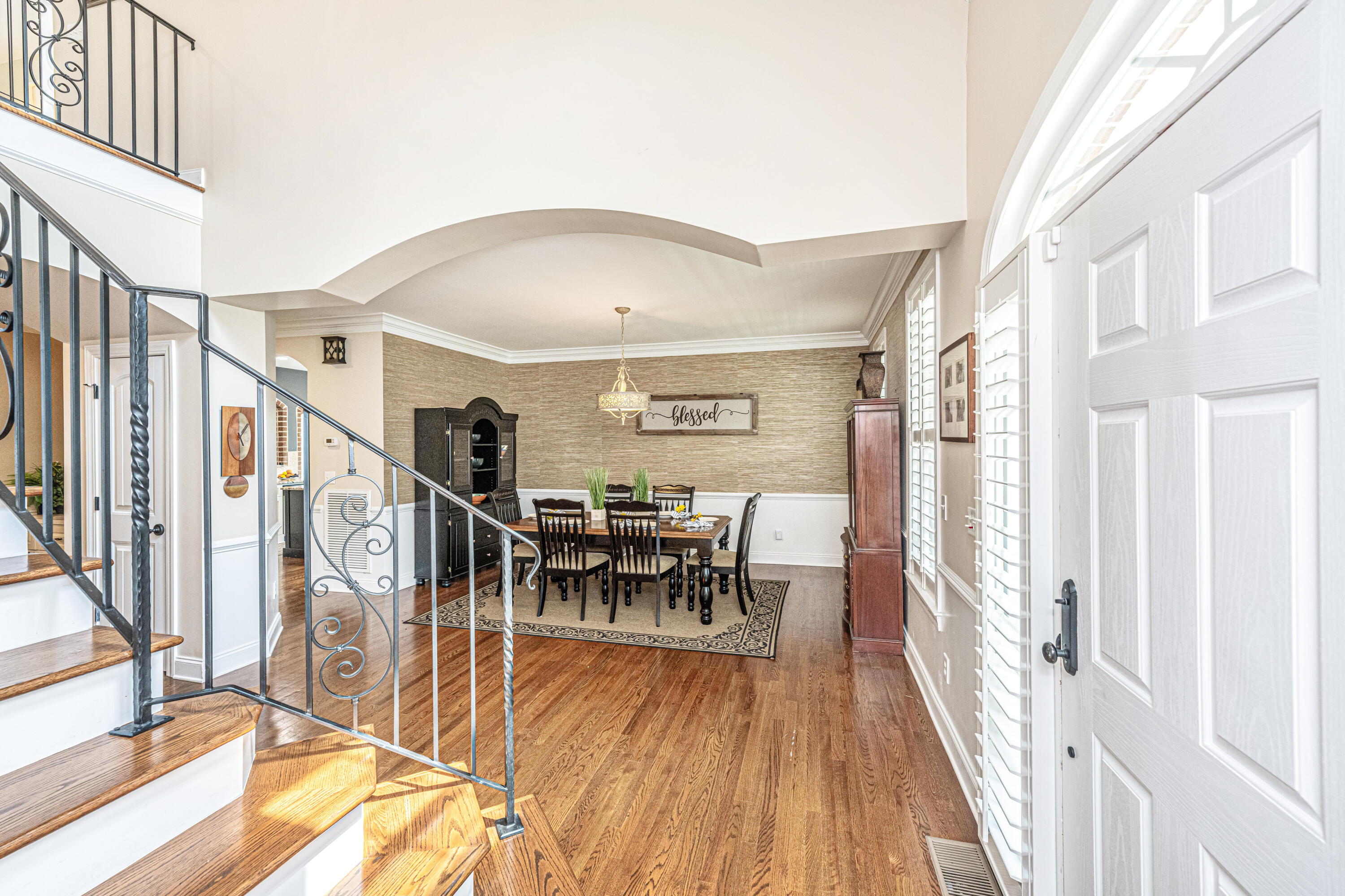 5489 Clearview Drive