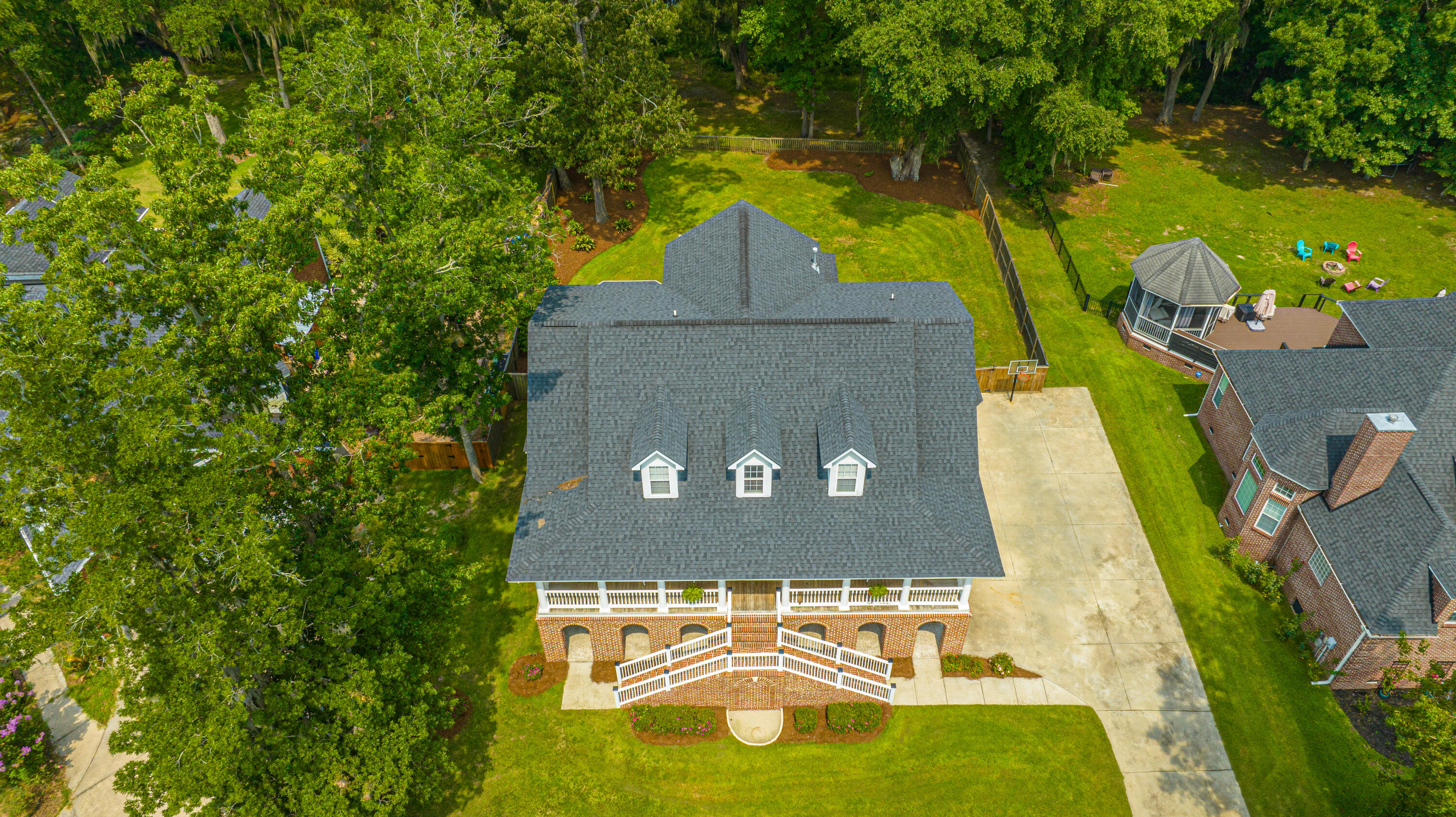 5489 Clearview Drive
