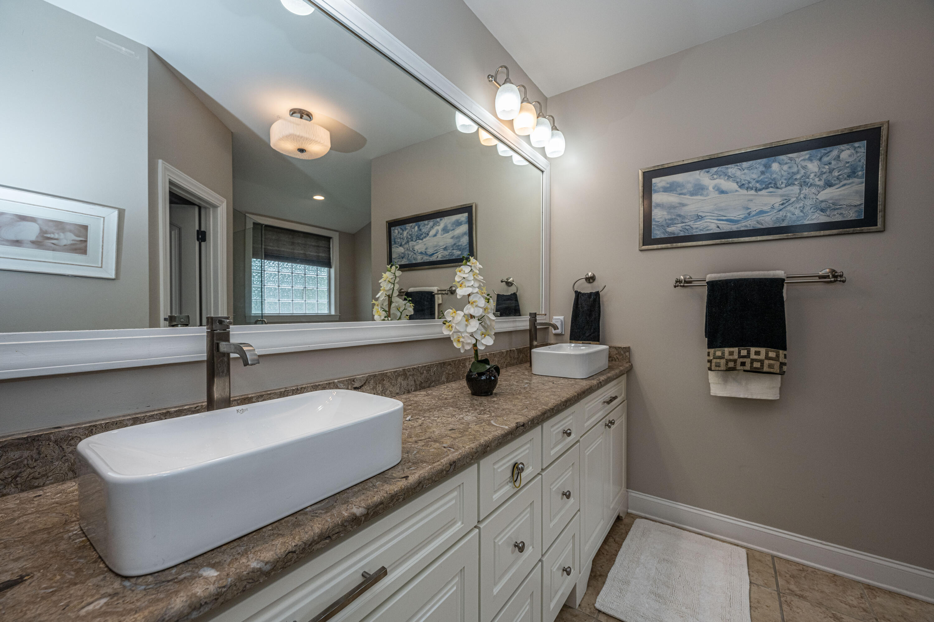 5489 Clearview Drive