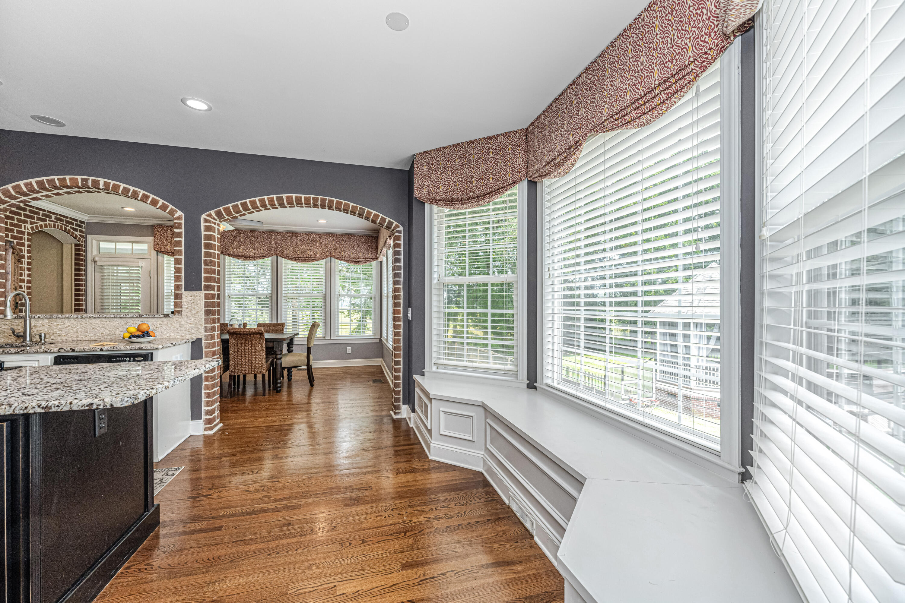 5489 Clearview Drive