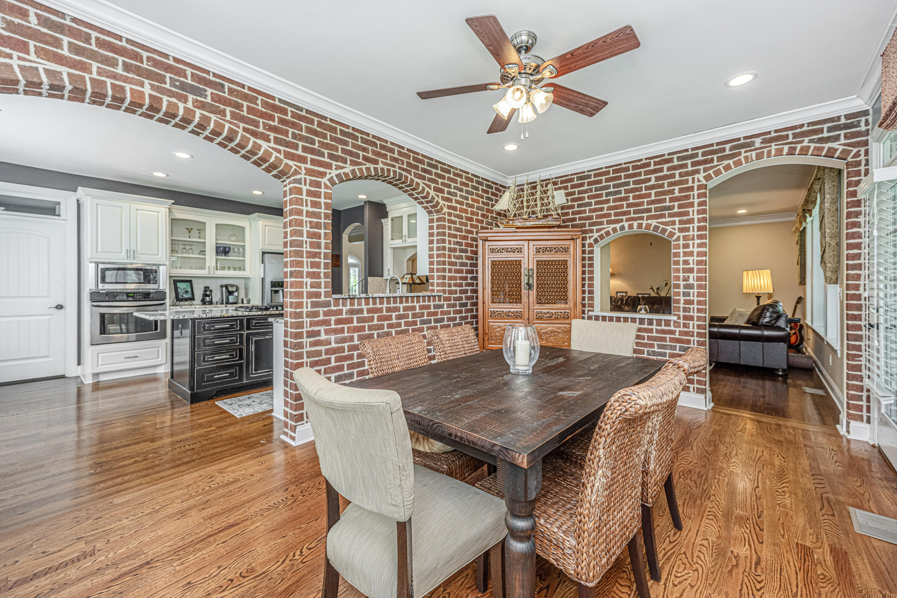 5489 Clearview Drive