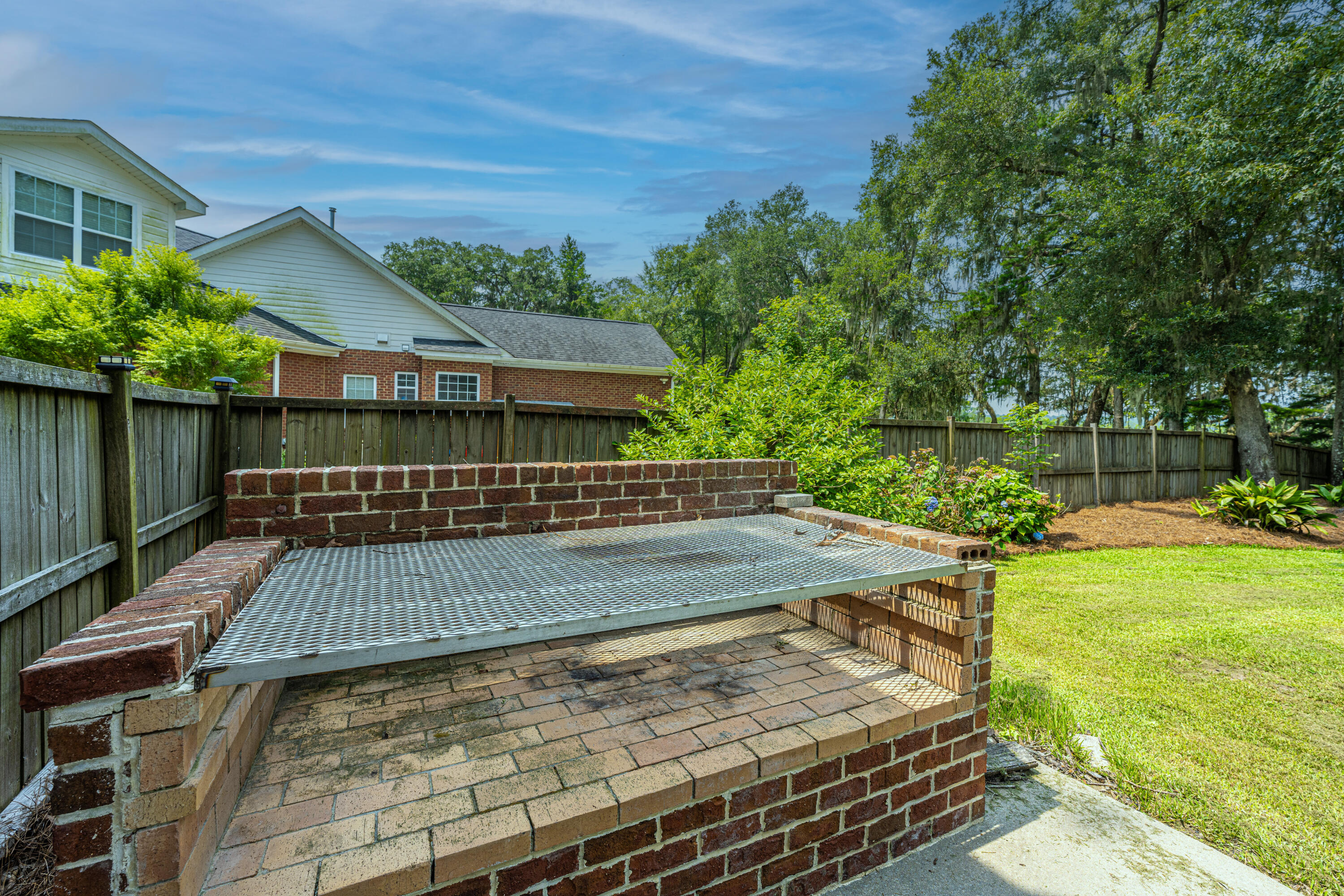 5489 Clearview Drive