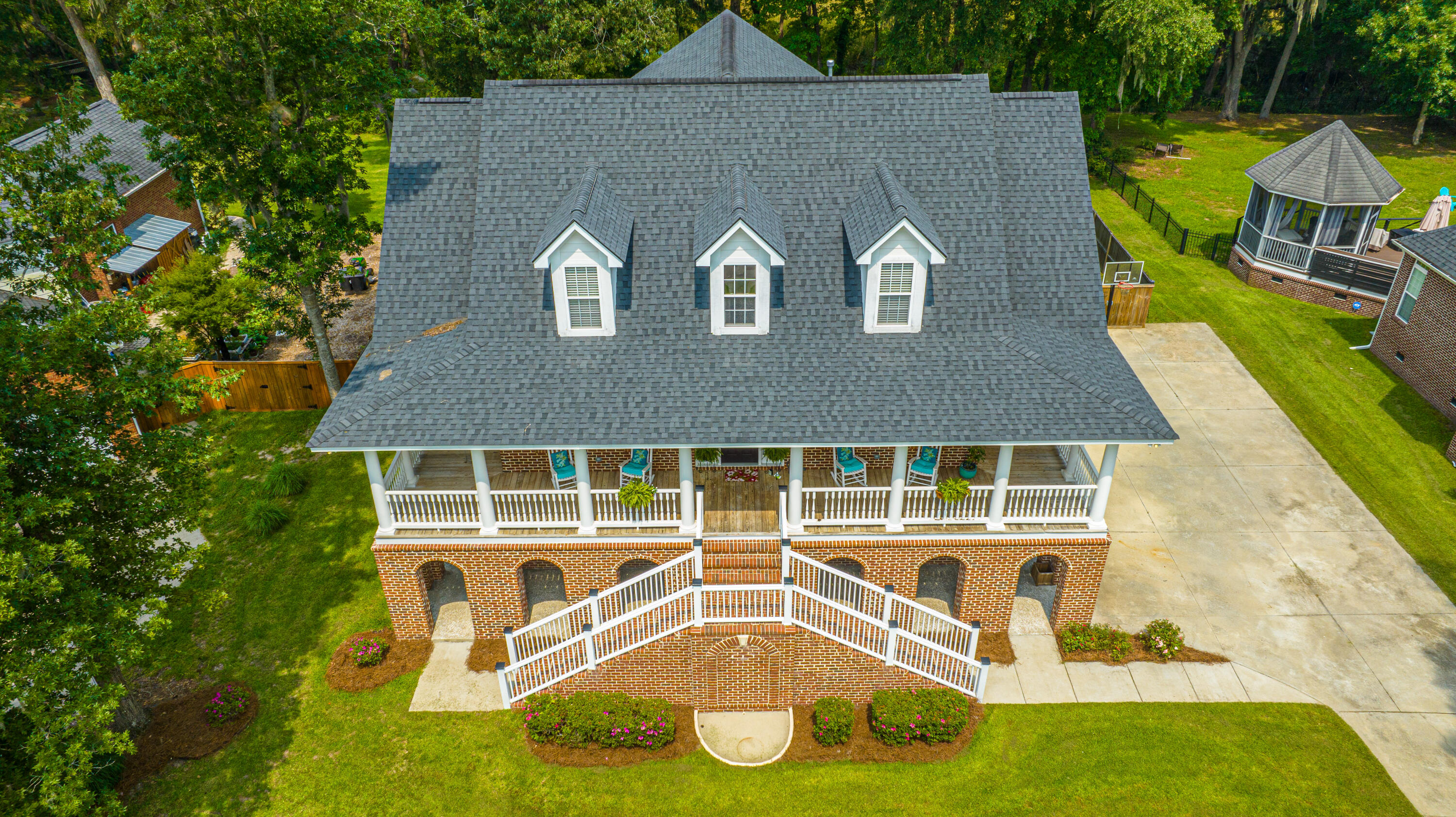 5489 Clearview Drive