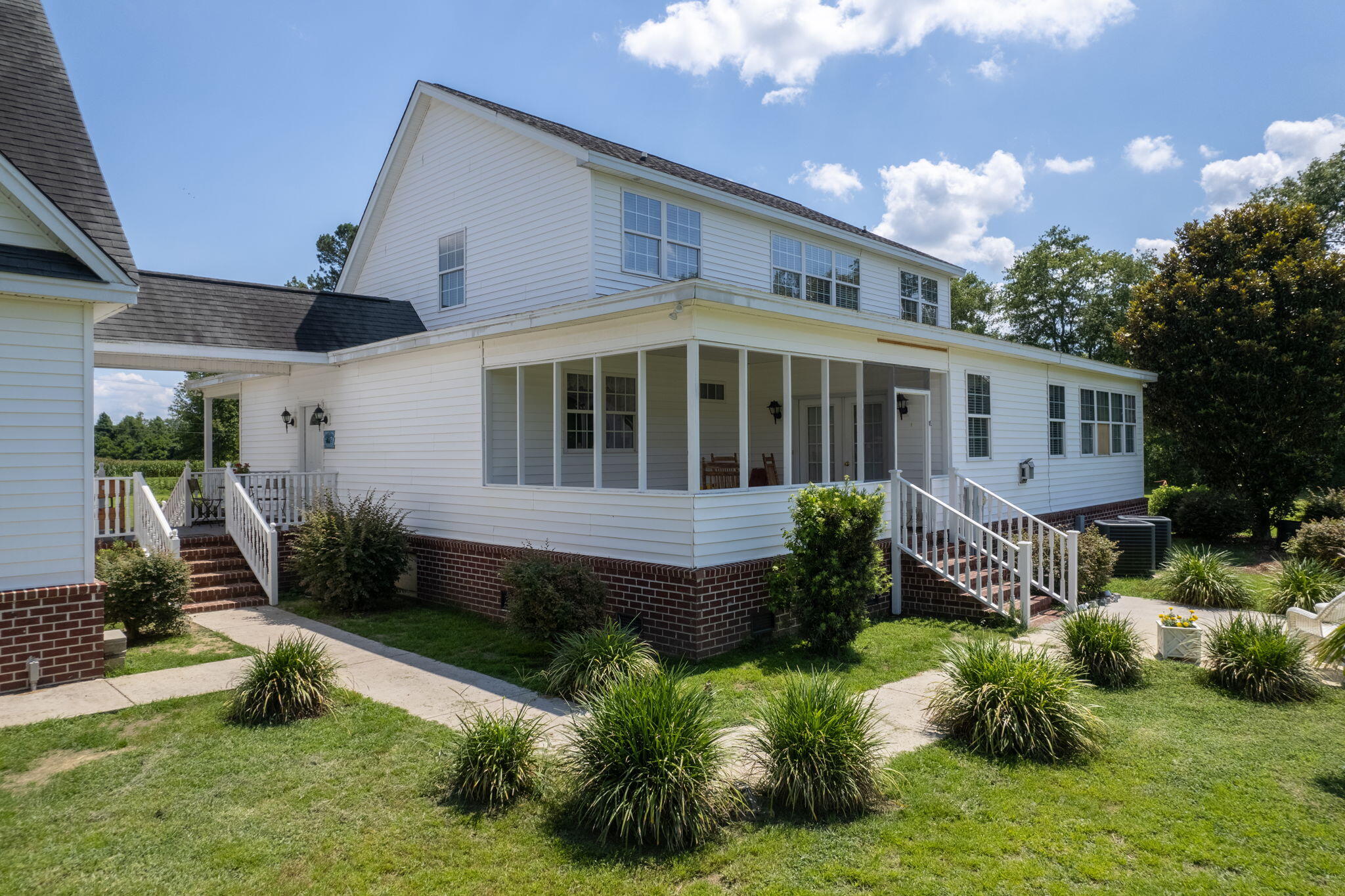 889 N Highway 15