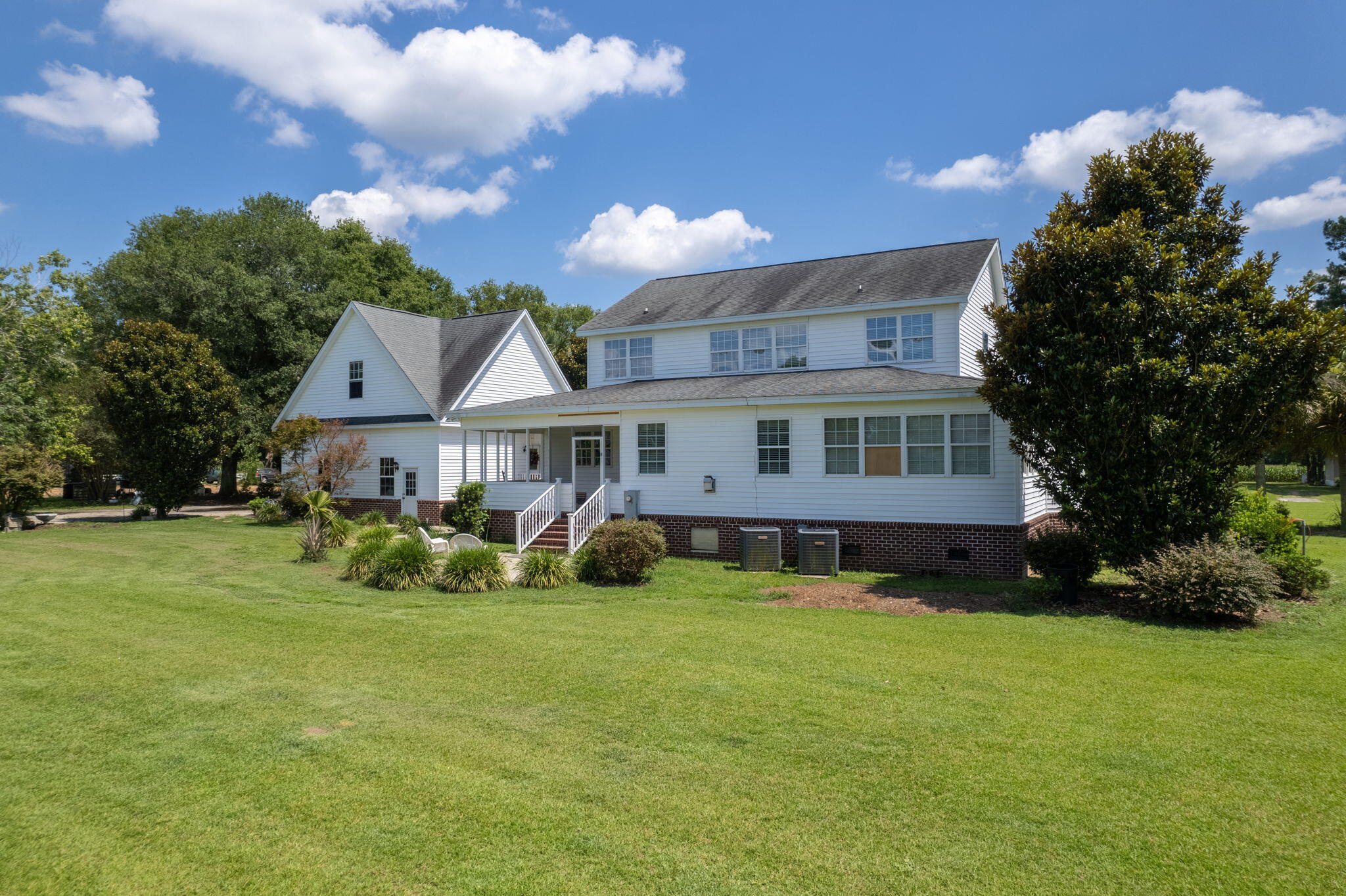 889 N Highway 15