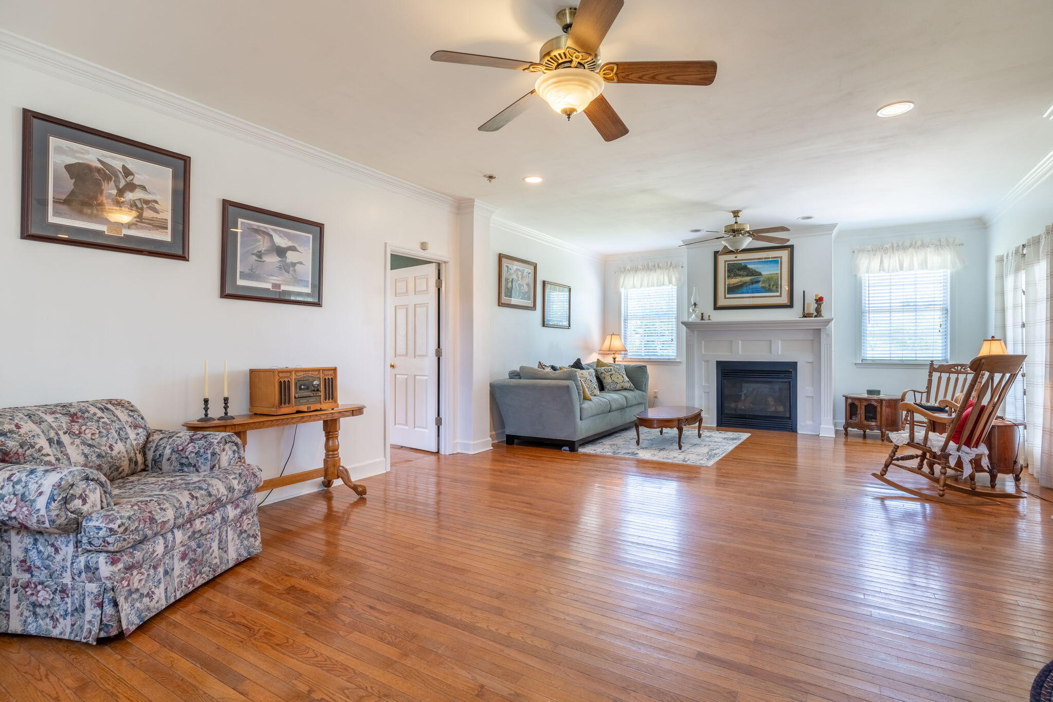 889 N Highway 15
