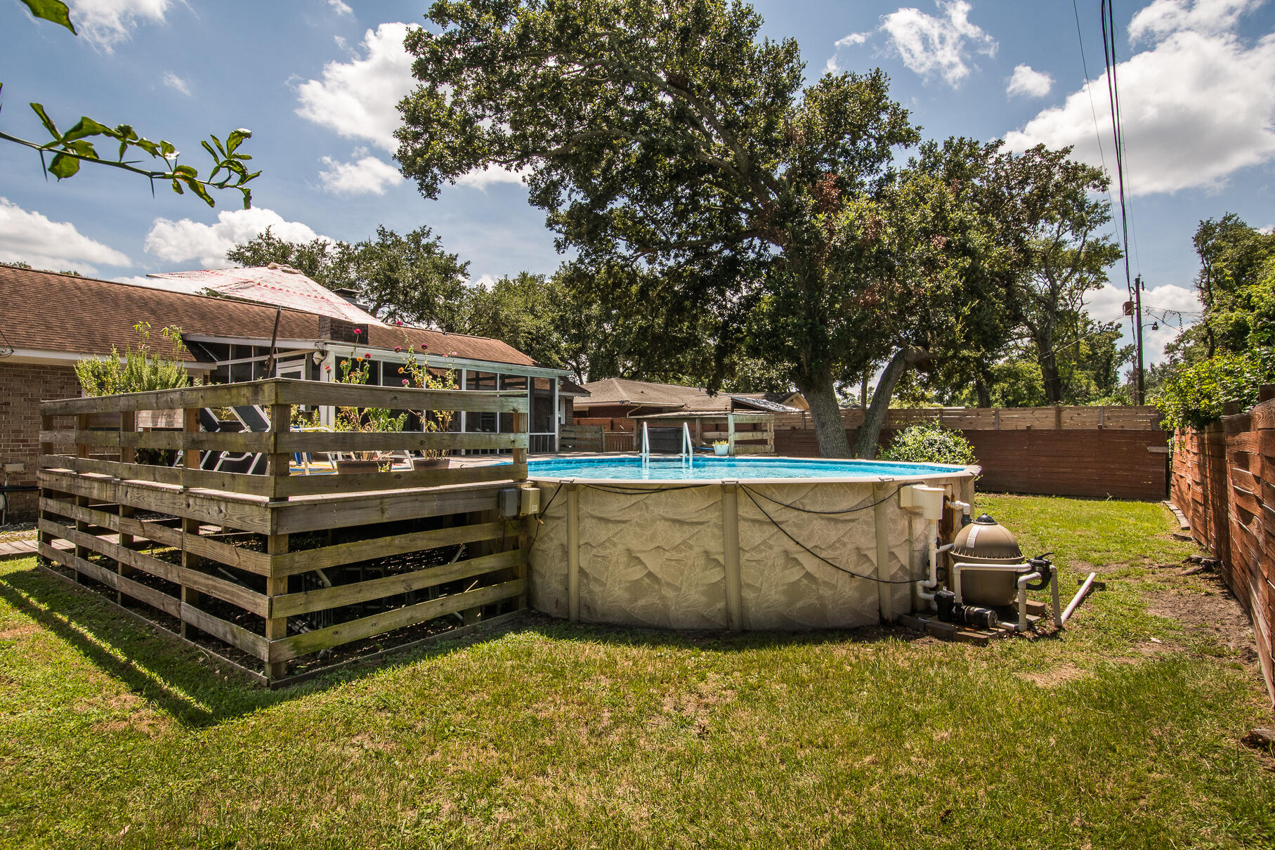 1426 Manor Boulevard