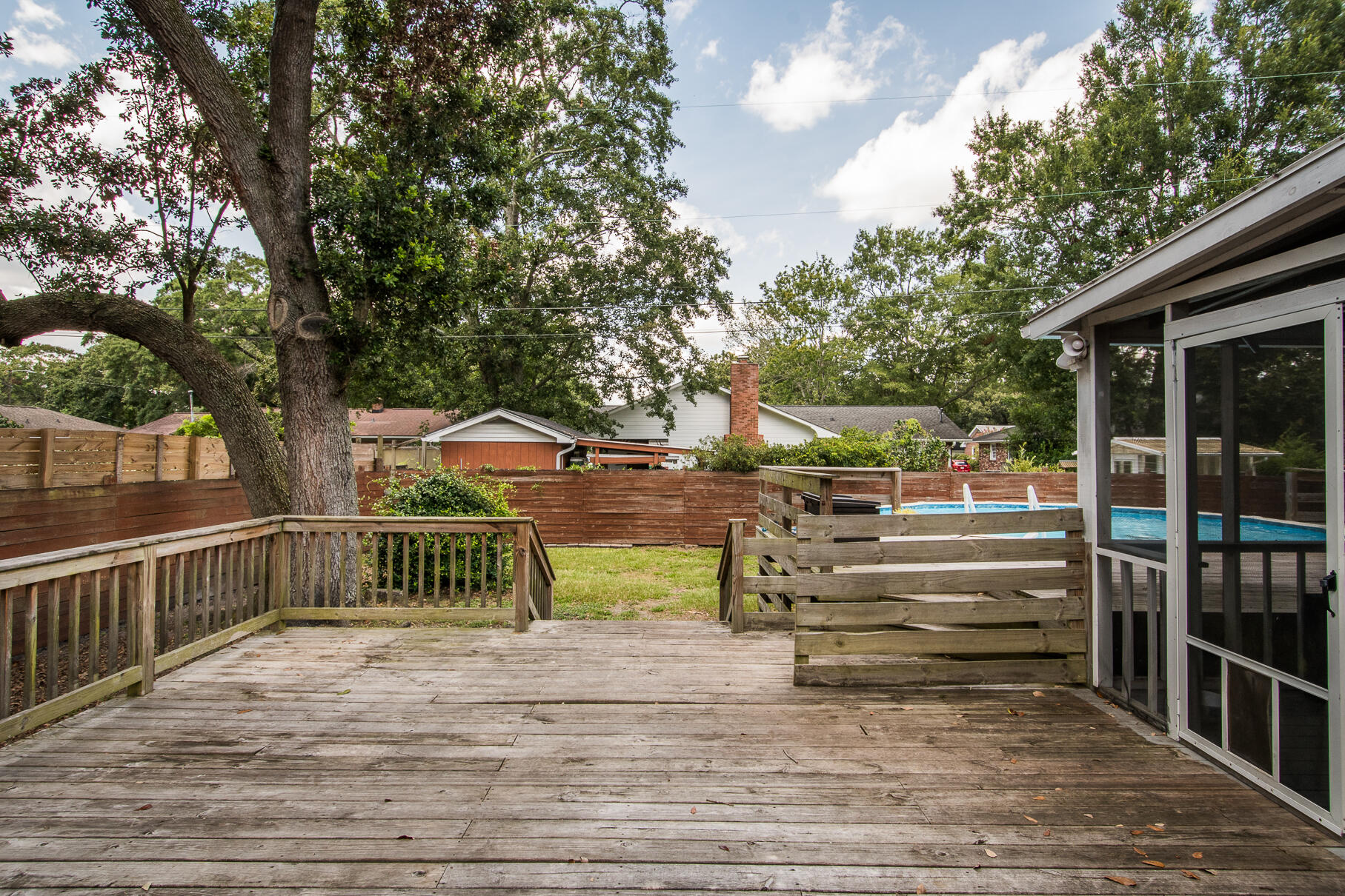 1426 Manor Boulevard