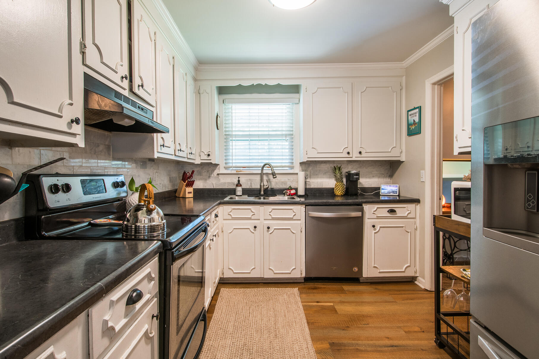 1426 Manor Boulevard