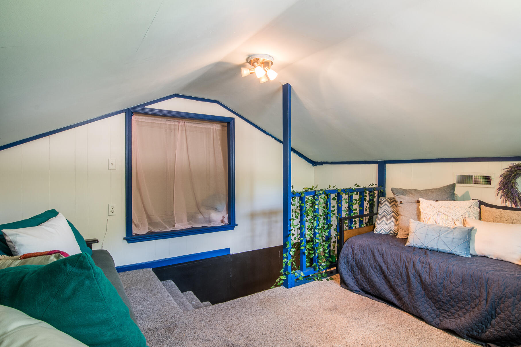 1426 Manor Boulevard