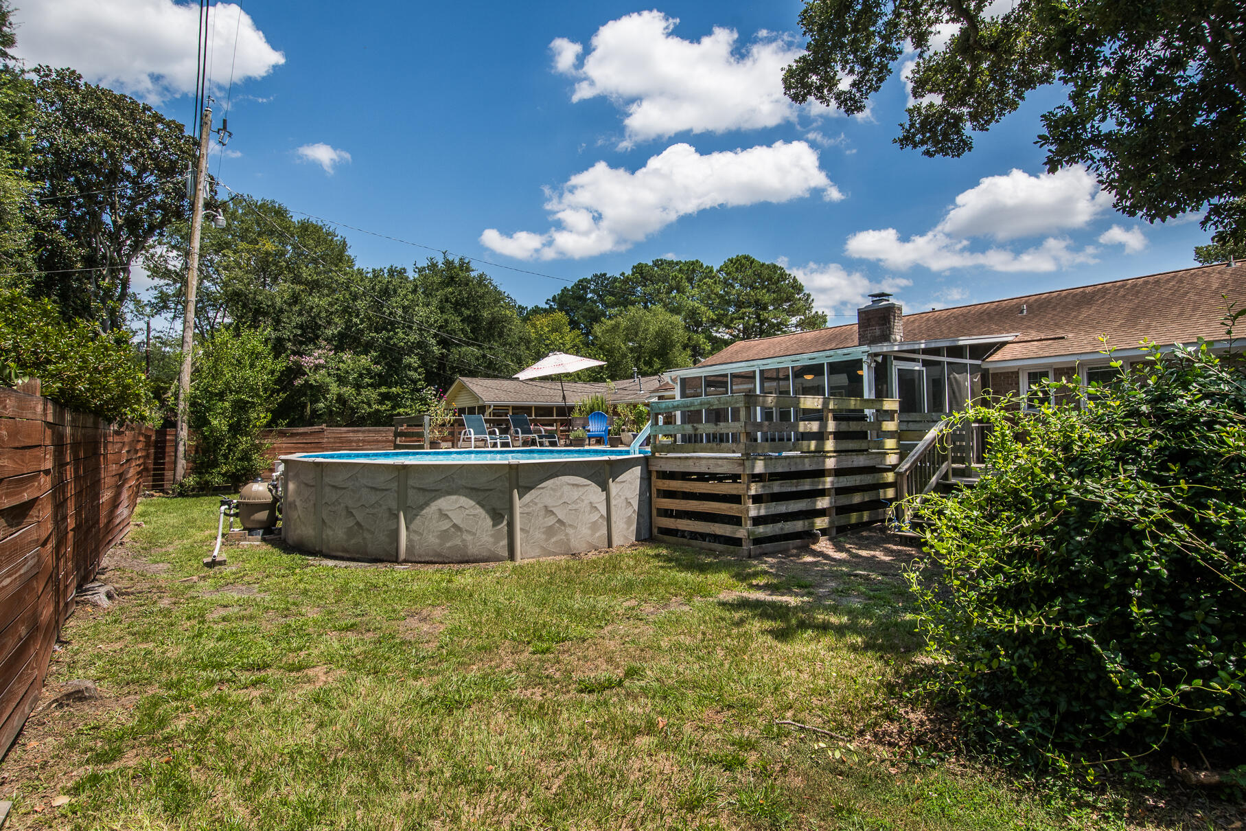 1426 Manor Boulevard