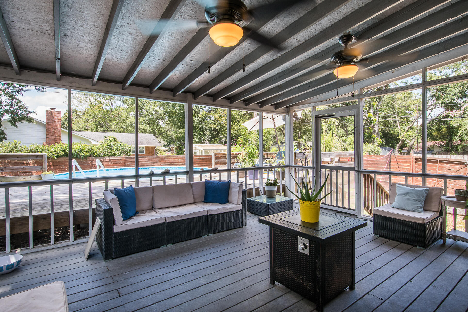 1426 Manor Boulevard