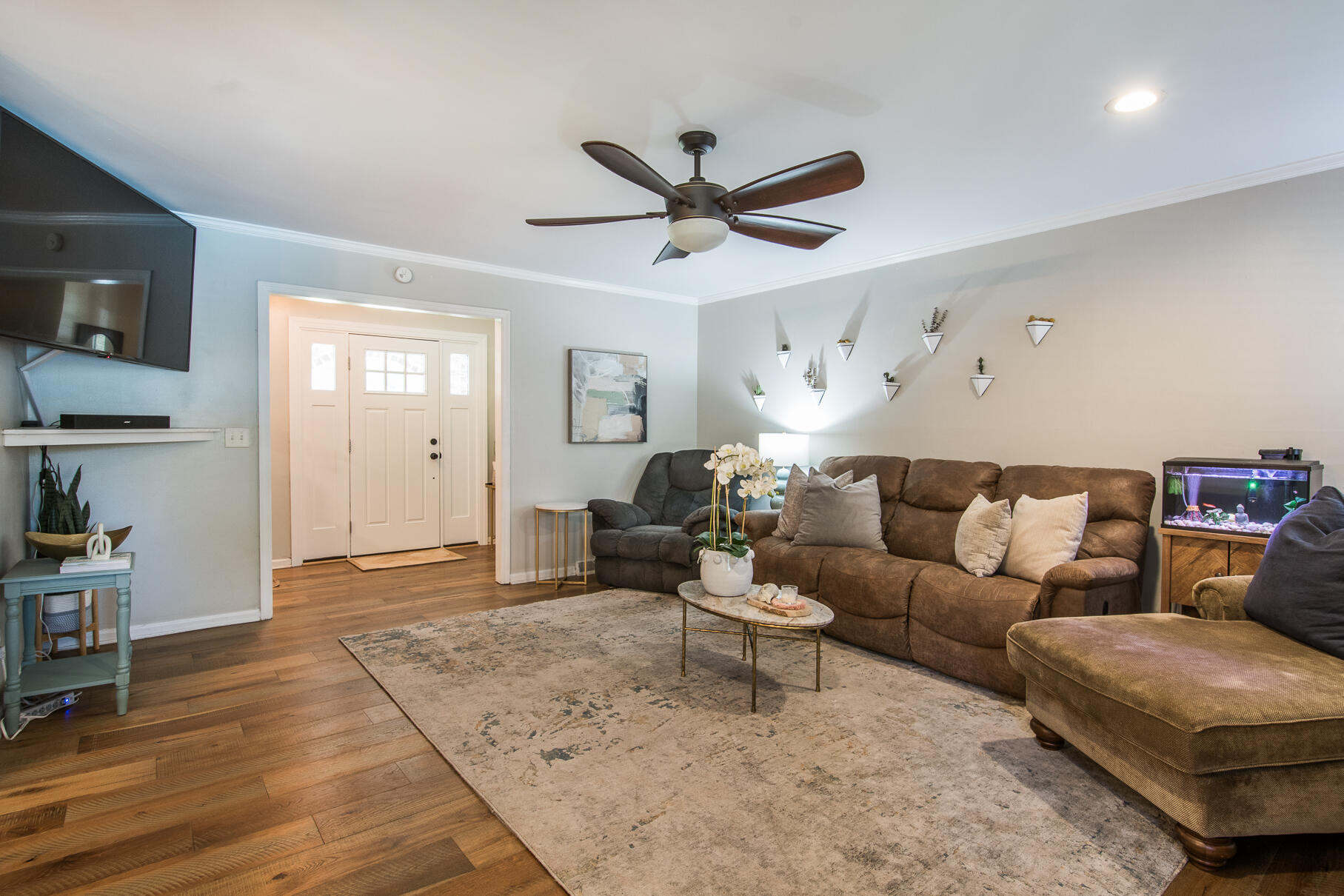 1426 Manor Boulevard