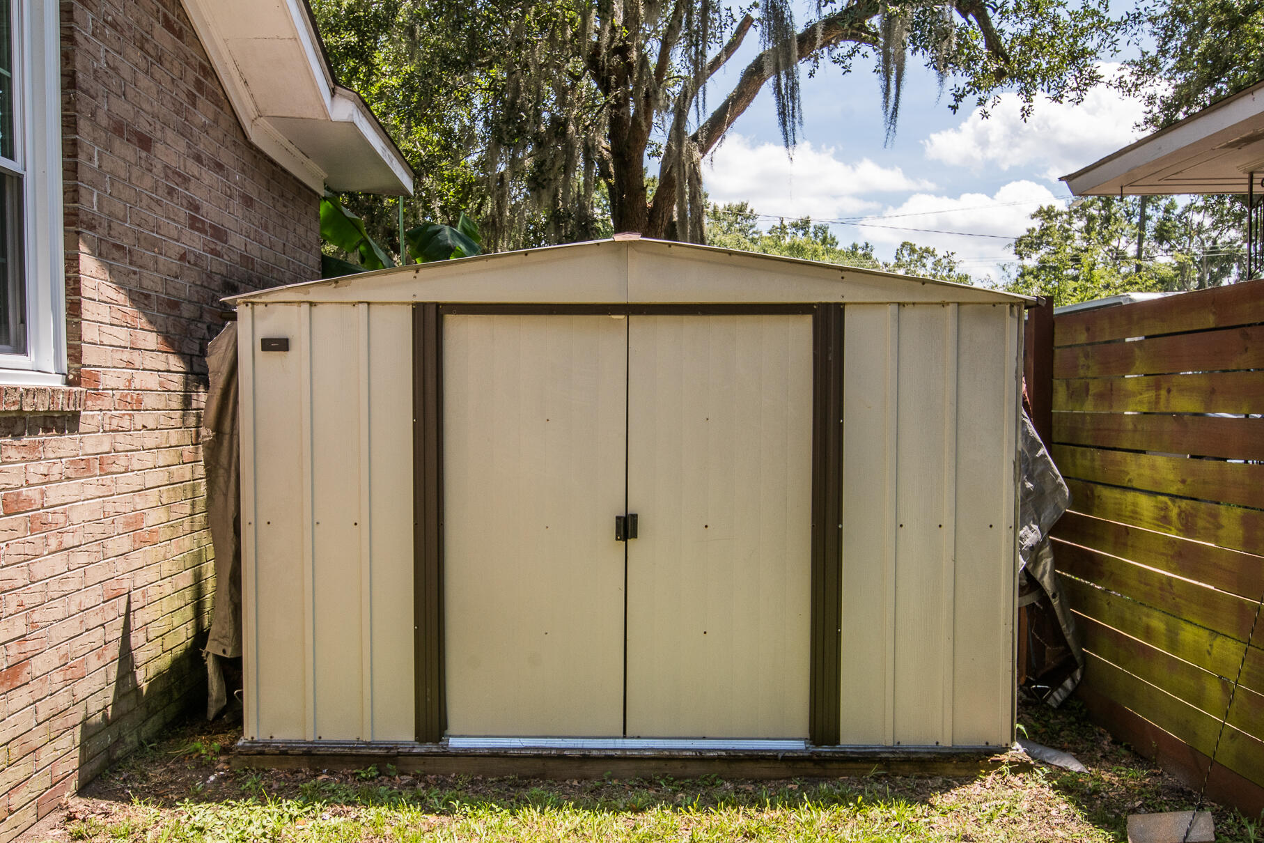 1426 Manor Boulevard