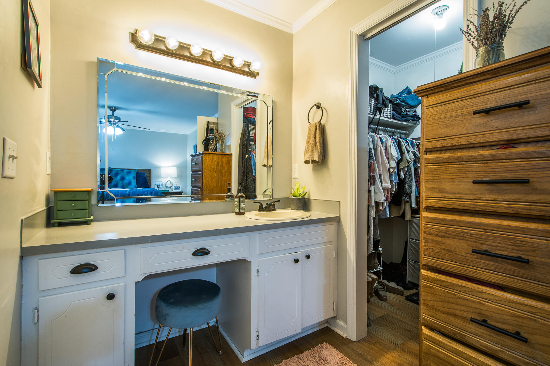 1426 Manor Boulevard