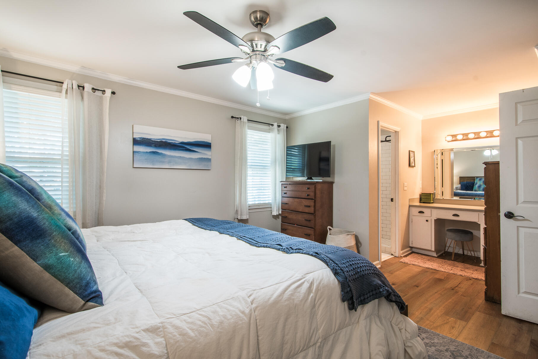 1426 Manor Boulevard