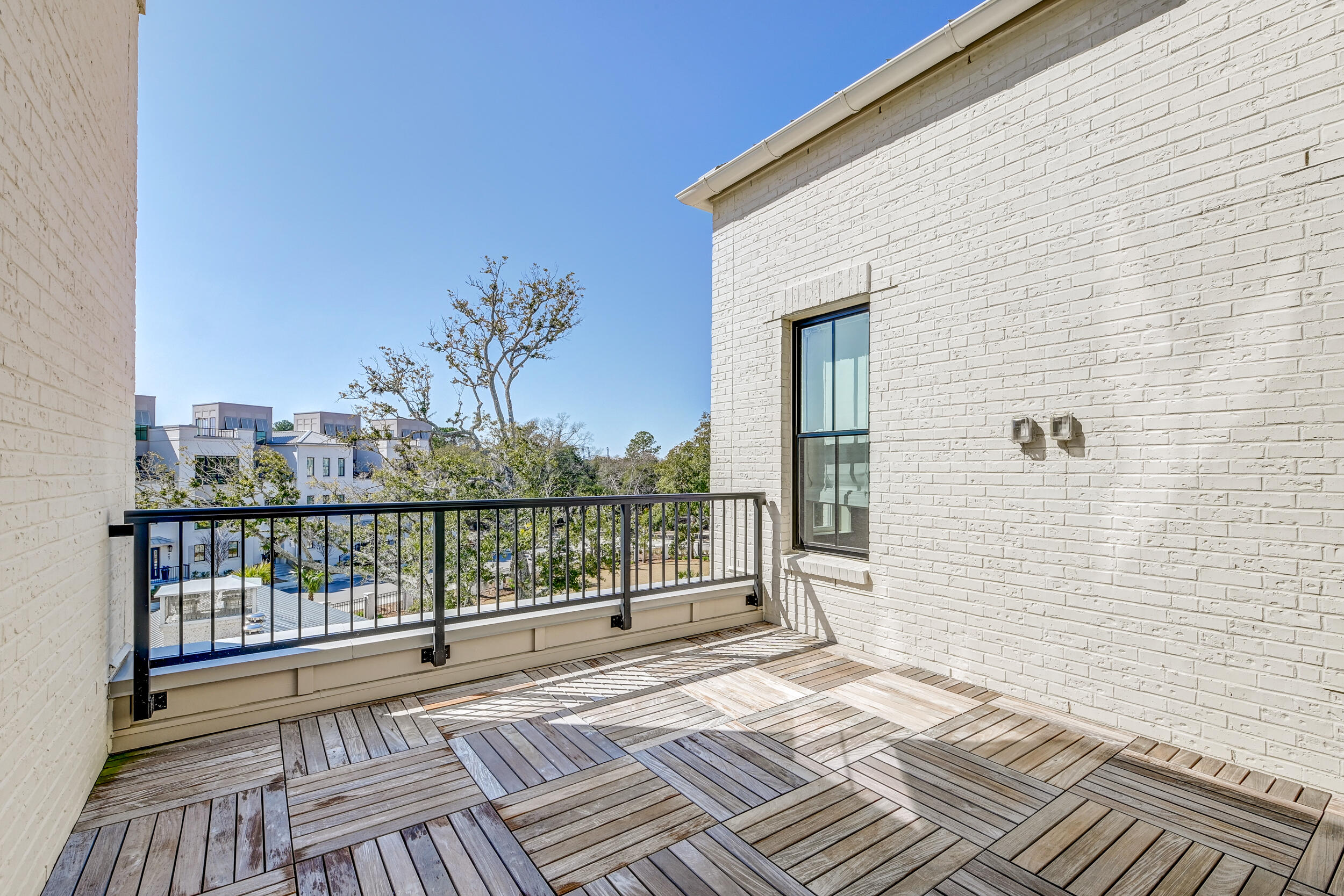 504 Helmsman Street