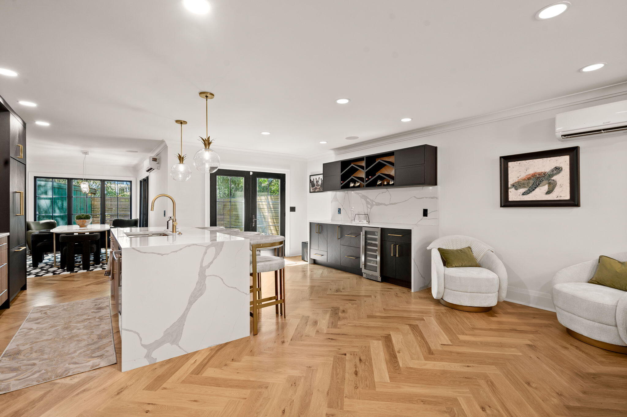 5 Bennett 5 1/2 Street