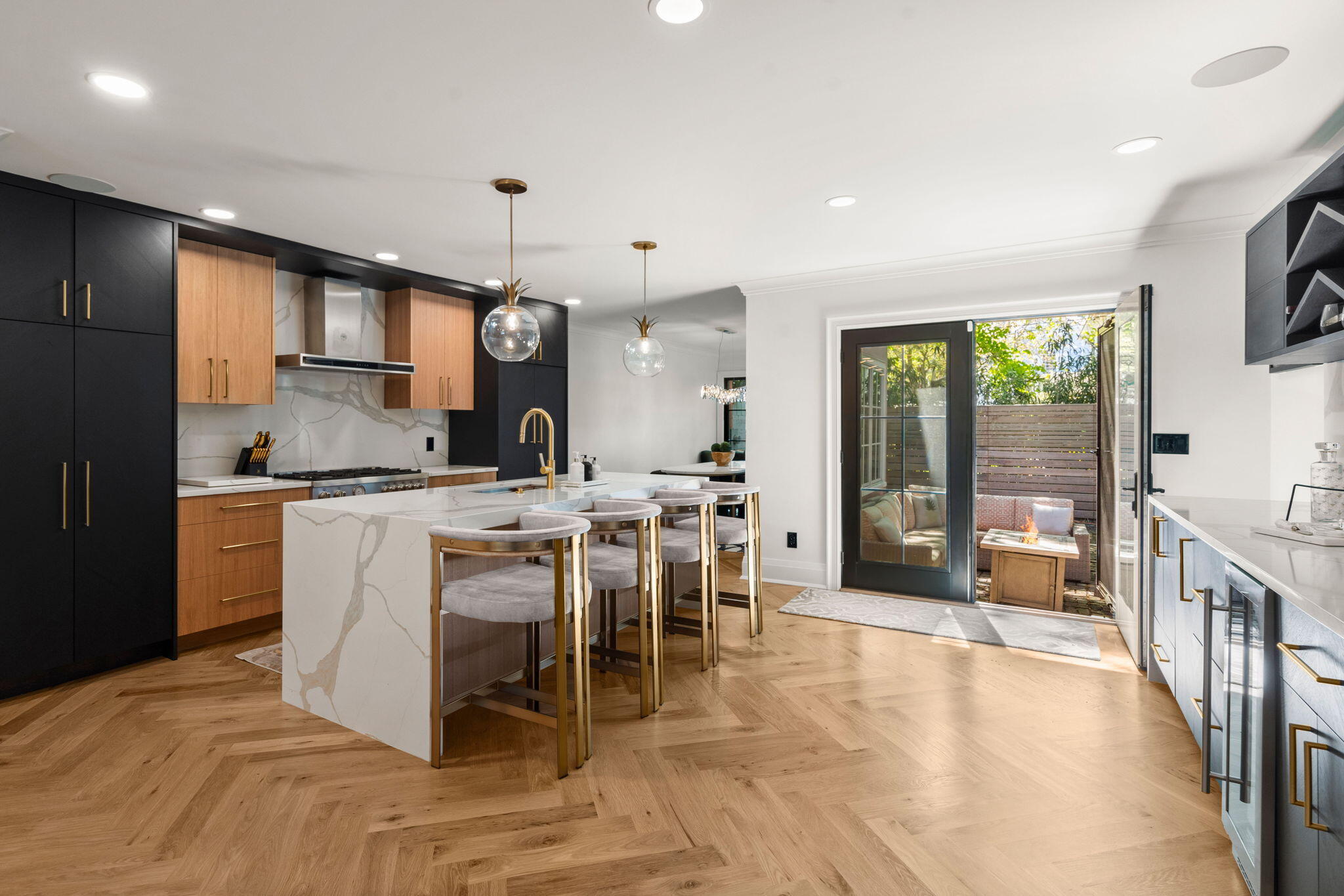 5 Bennett 5 1/2 Street