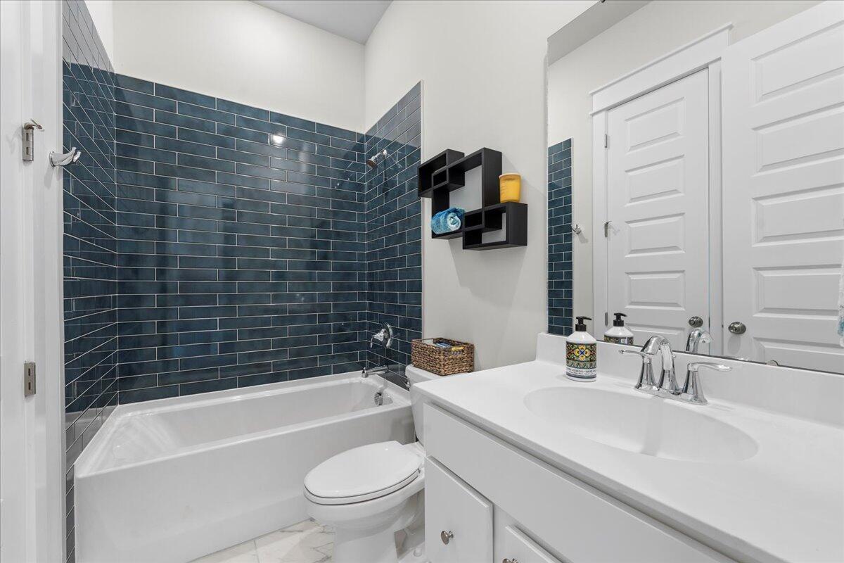 212 Ashworth Drive