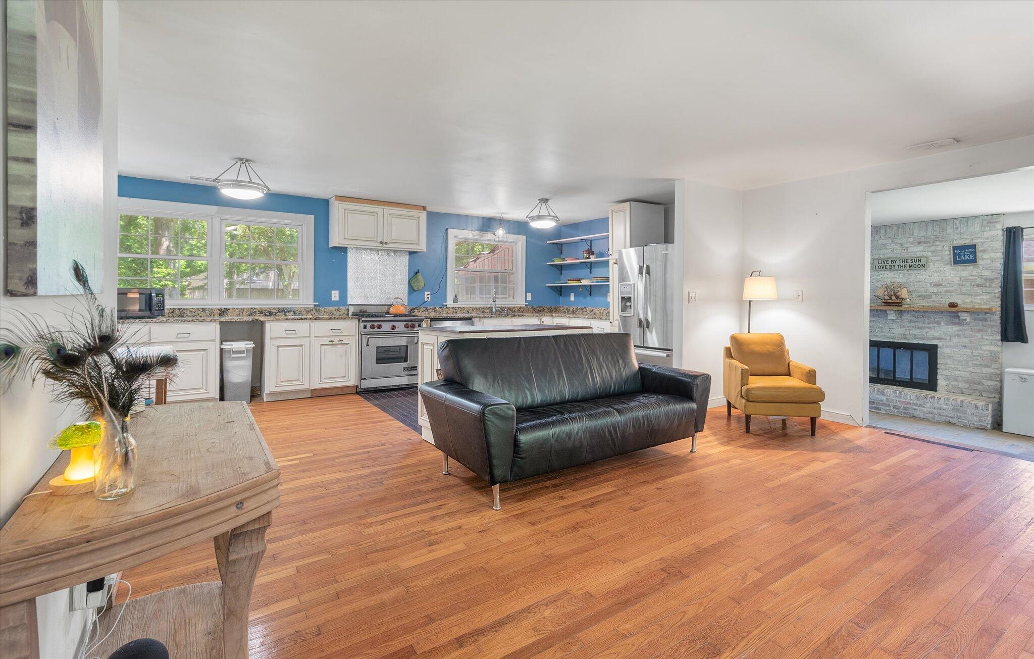 1166 Pleasant Pines Street