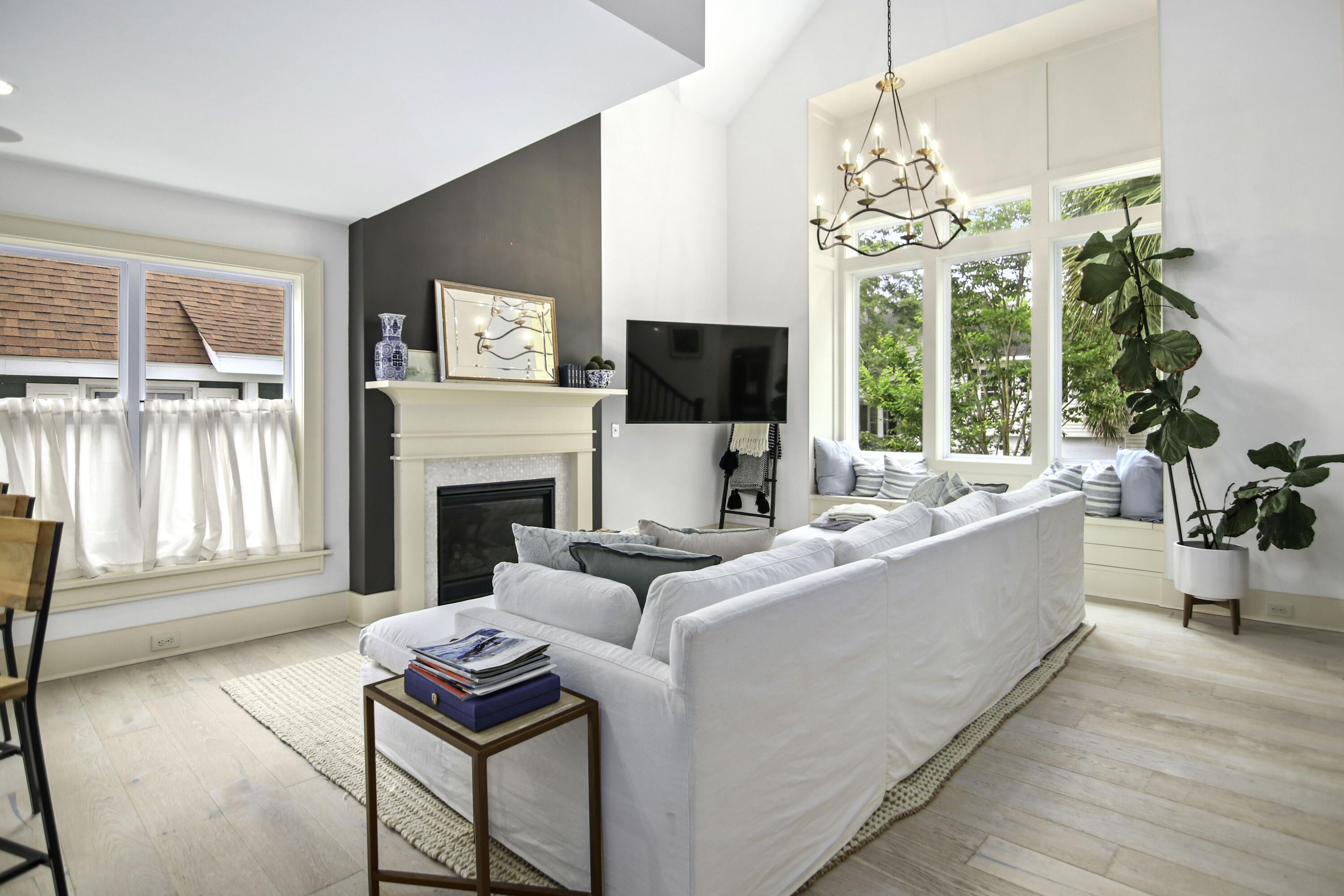 1506 Village Square