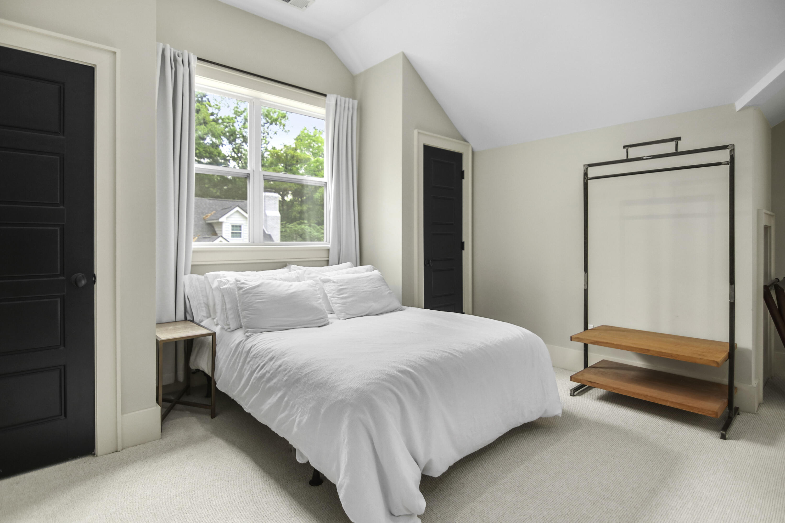 1506 Village Square