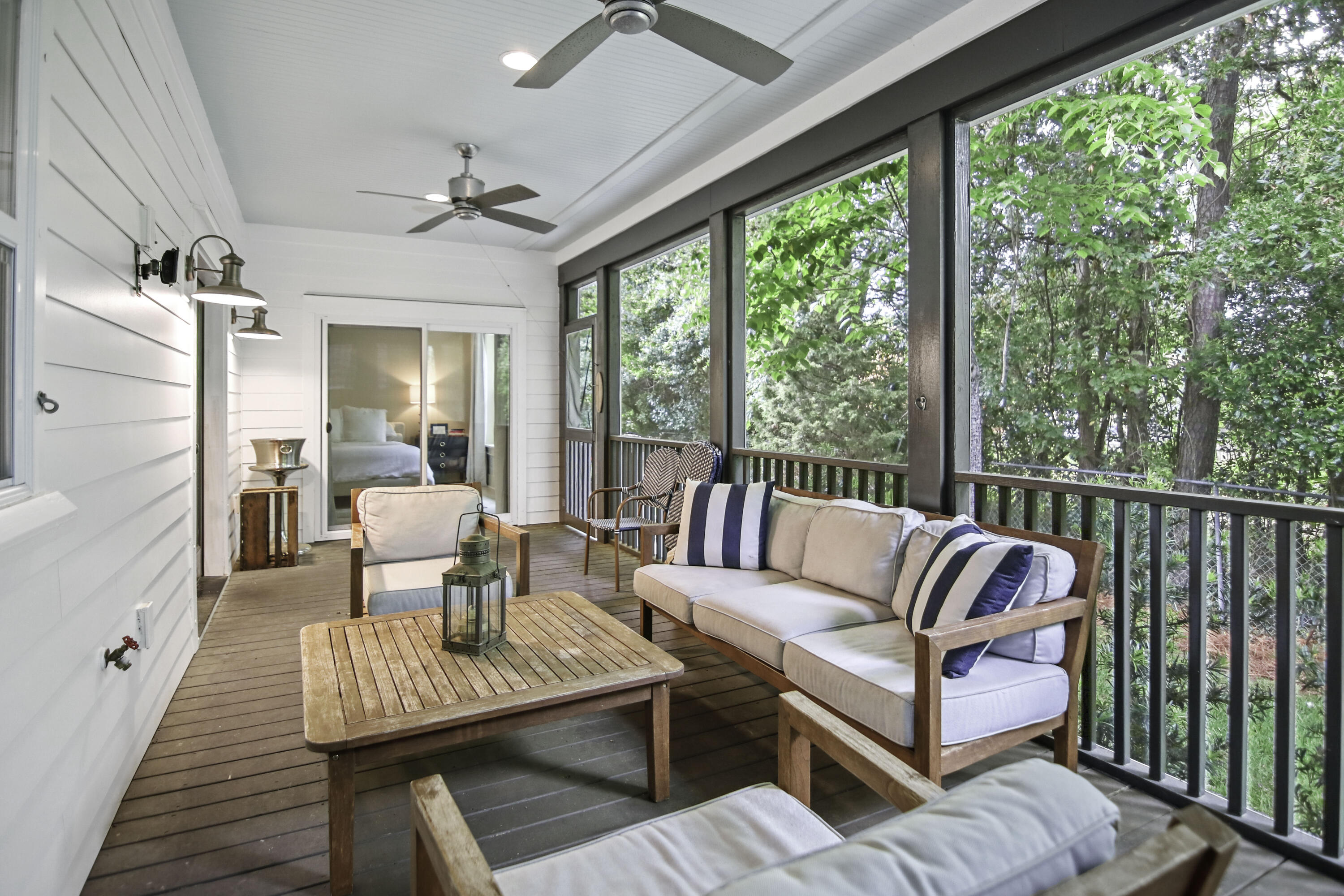 1506 Village Square