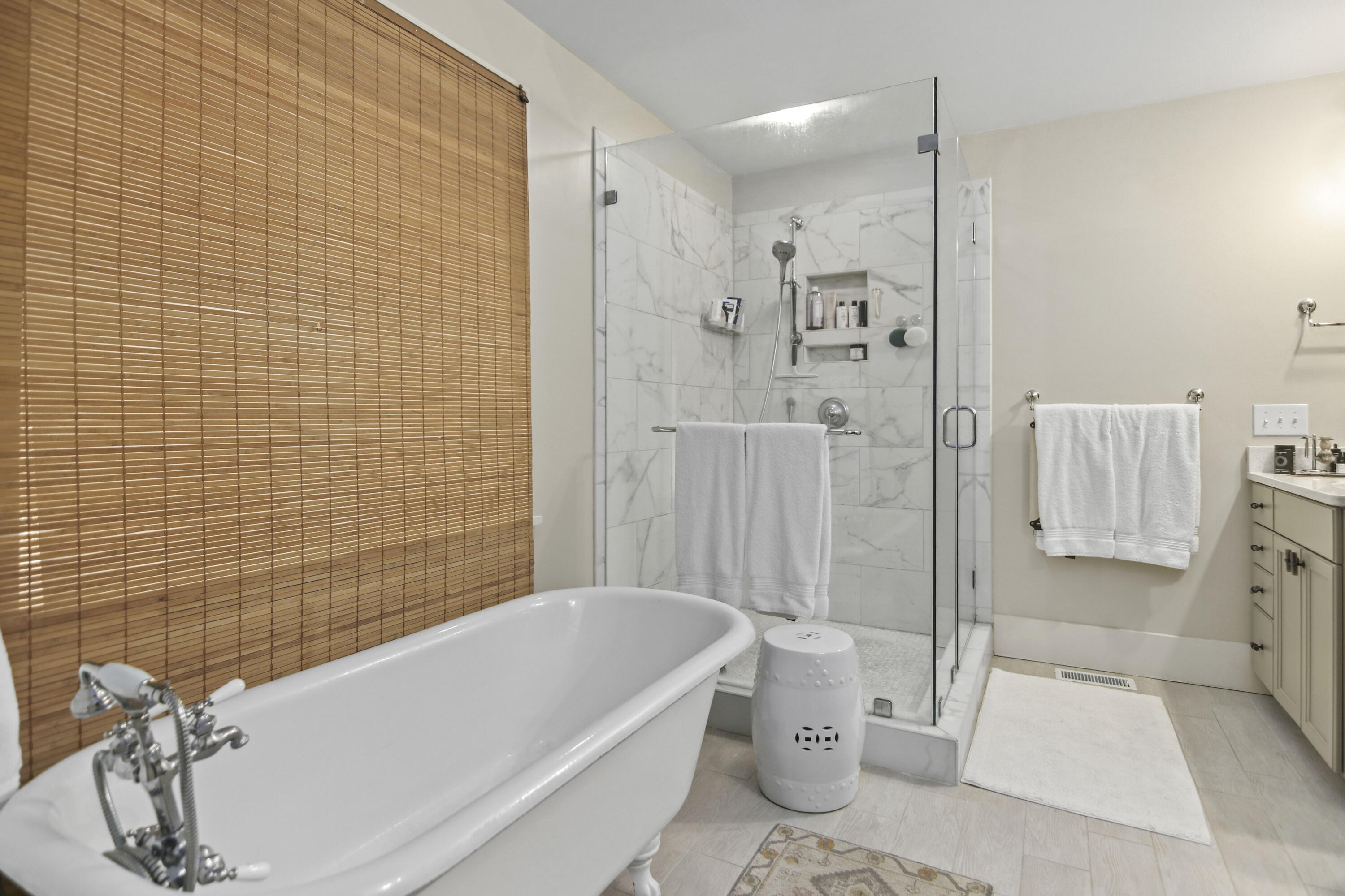 1506 Village Square