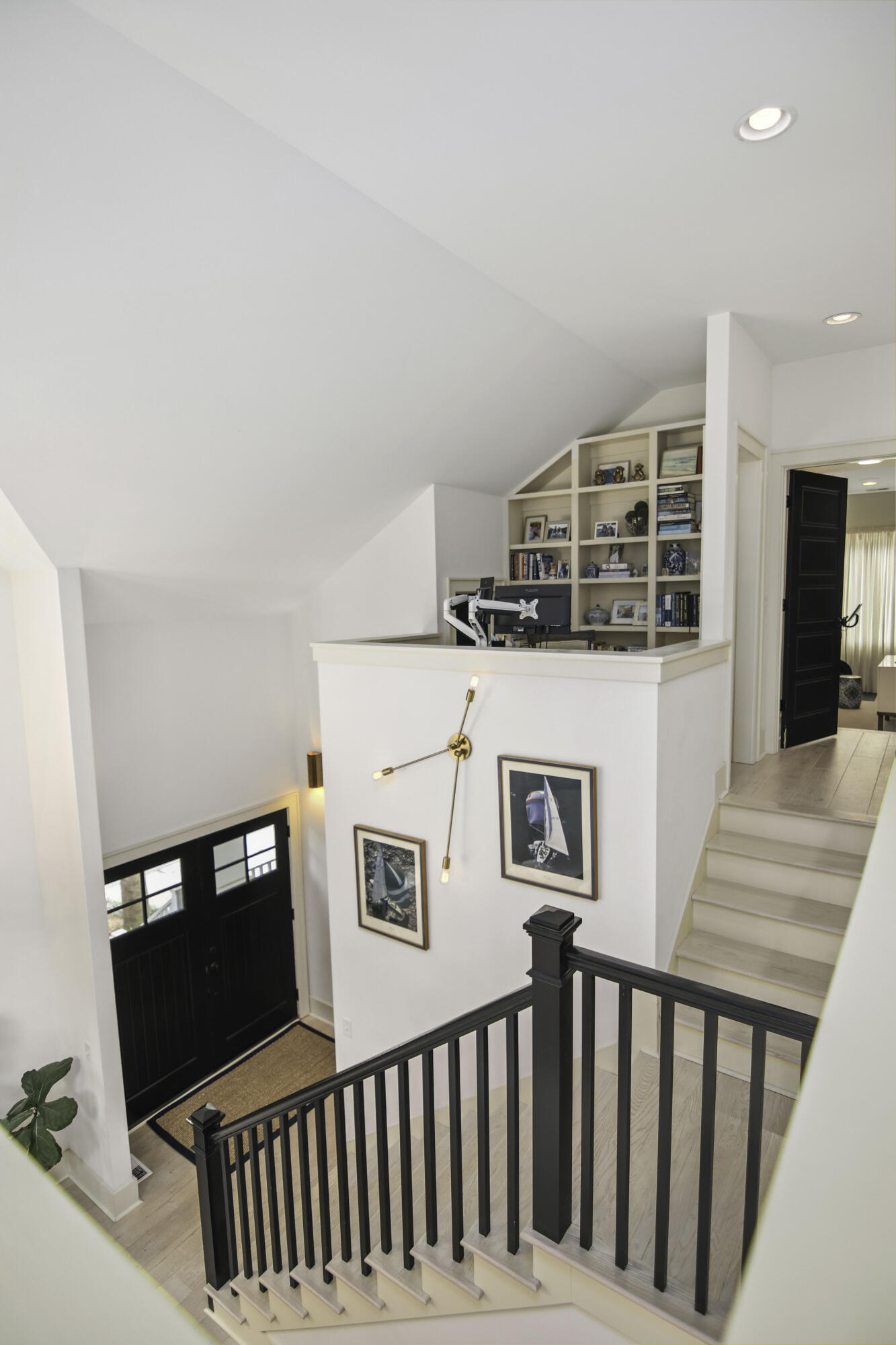 1506 Village Square