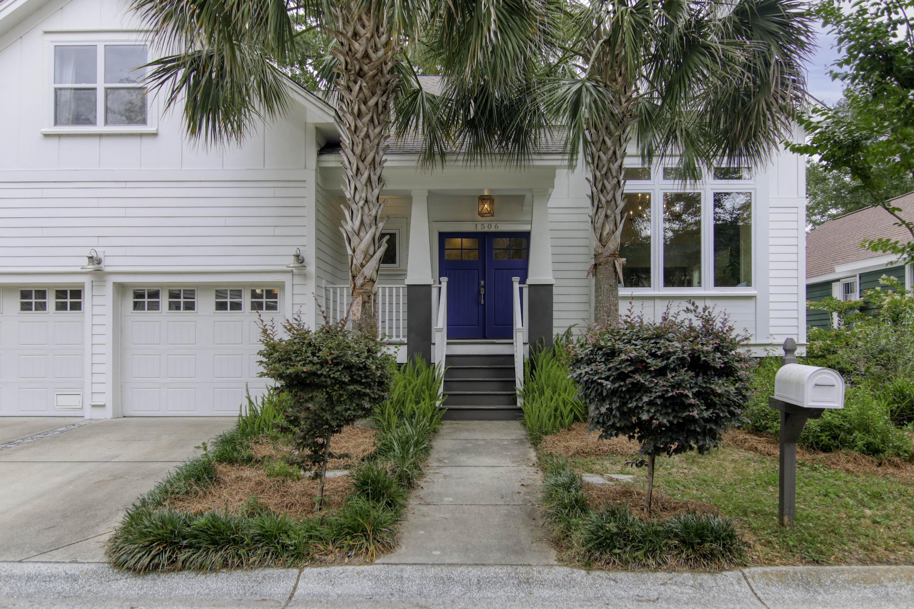 1506 Village Square