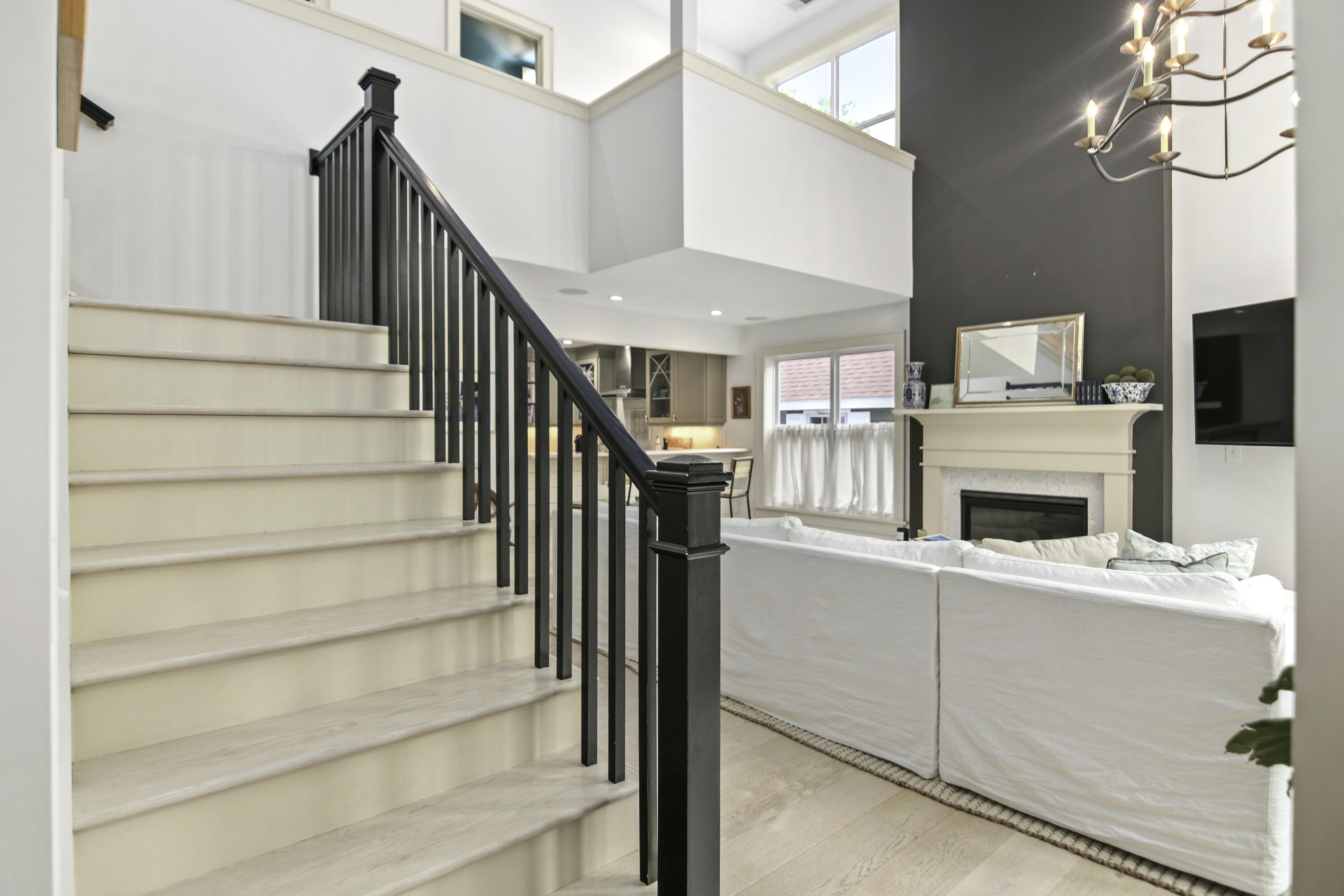 1506 Village Square