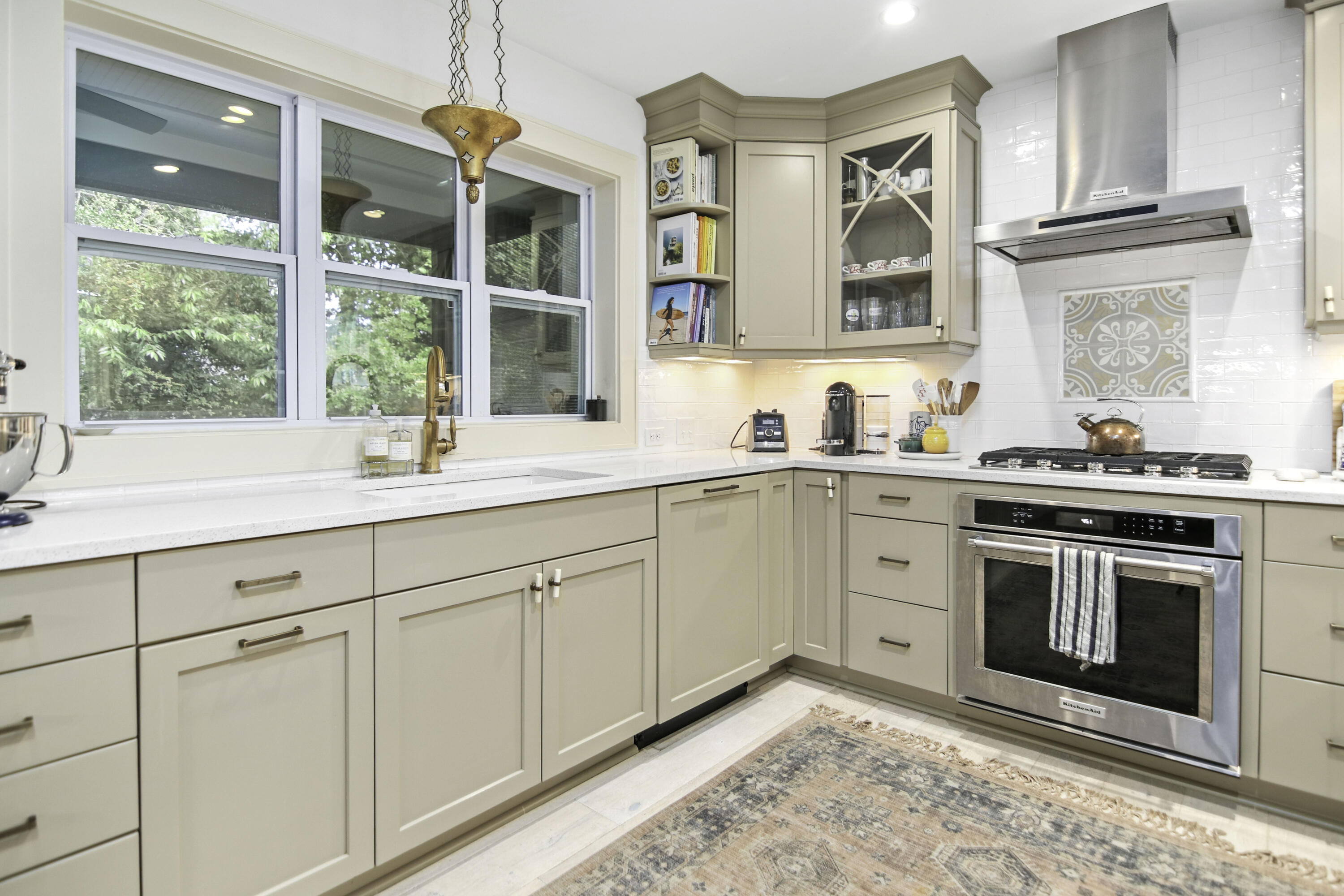 1506 Village Square