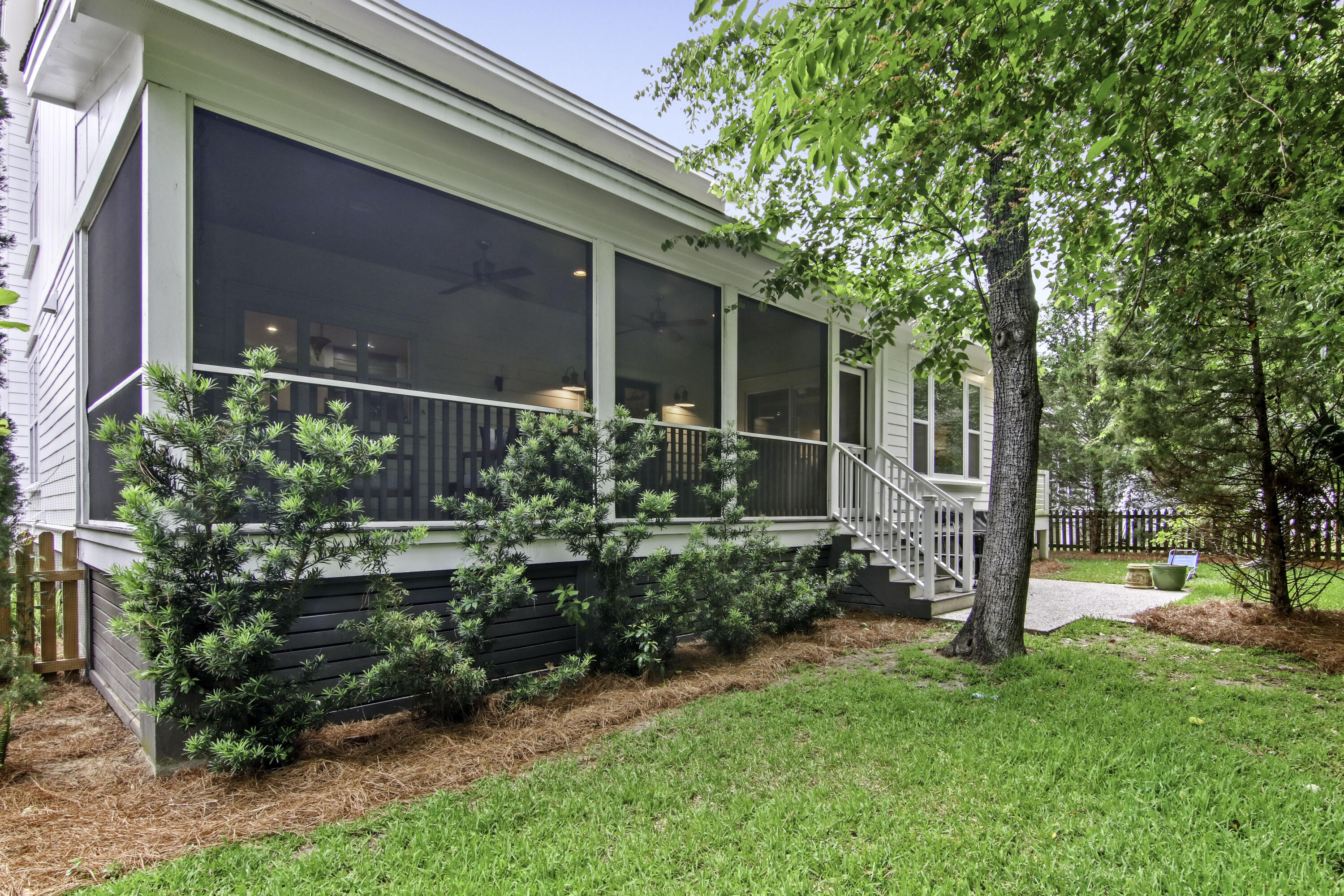 1506 Village Square