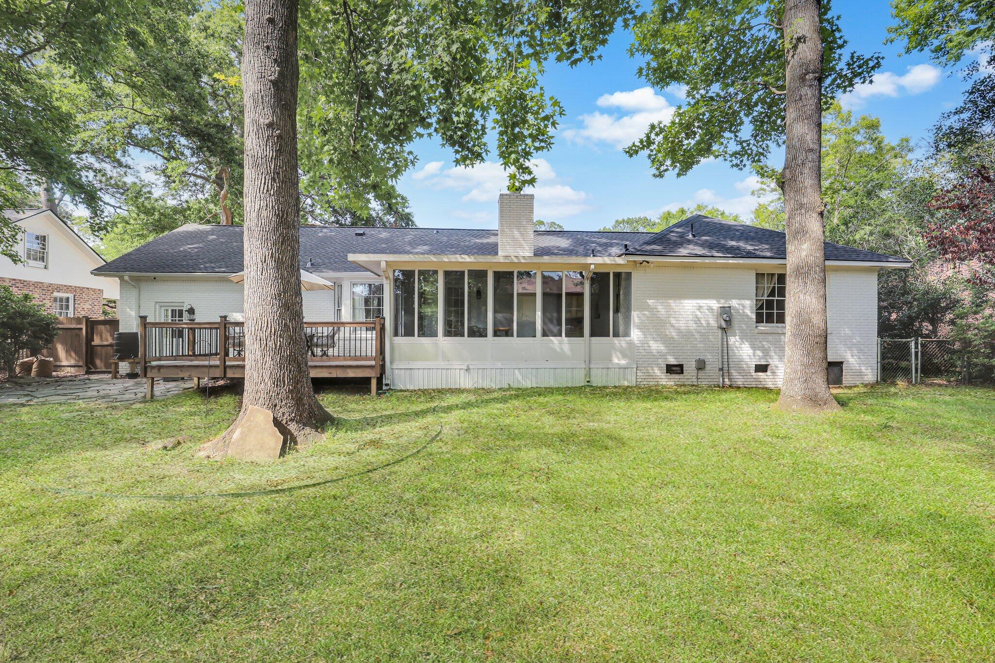 5932 Commonwealth Circle